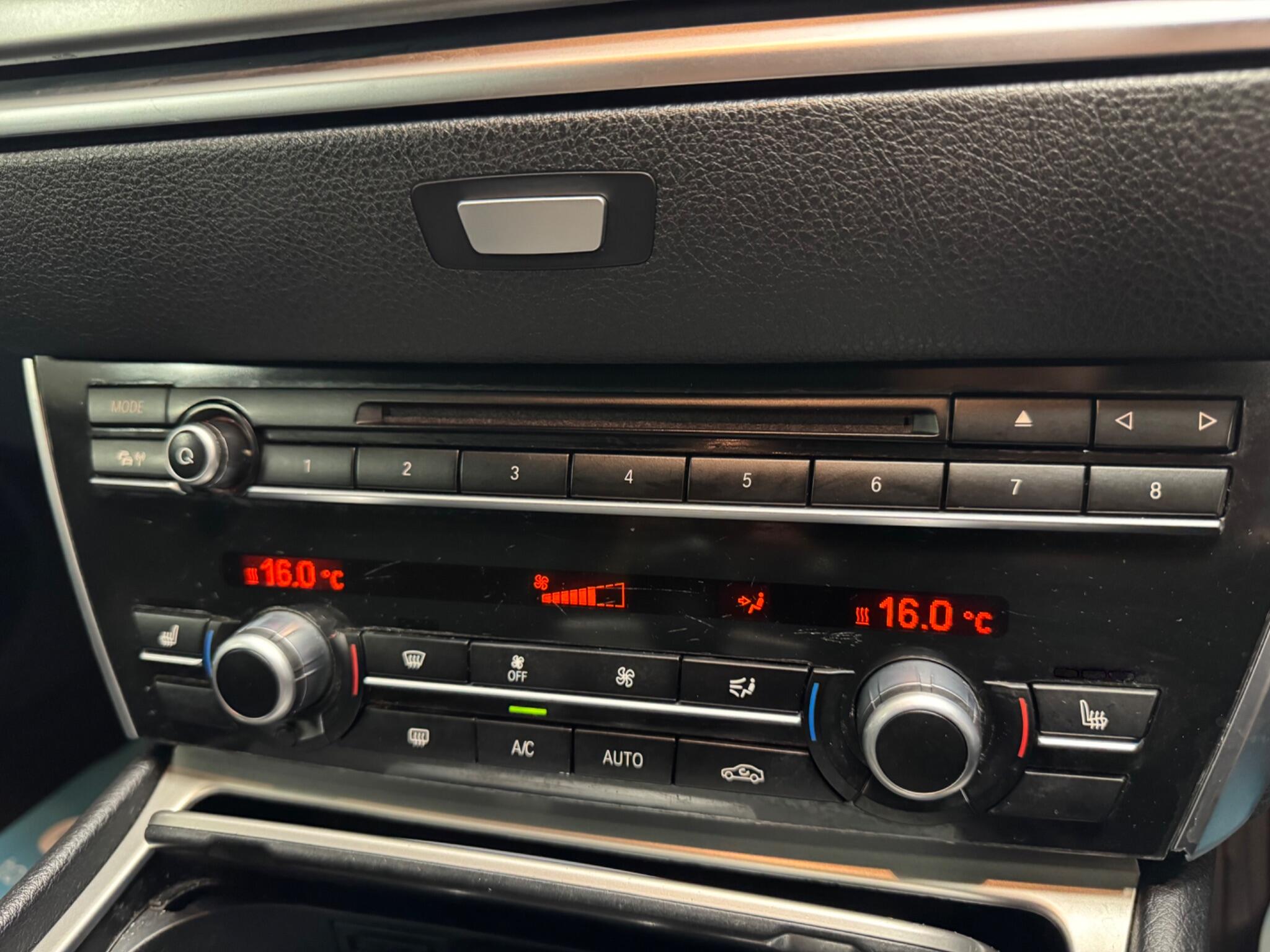 BMW 5 Series view 28