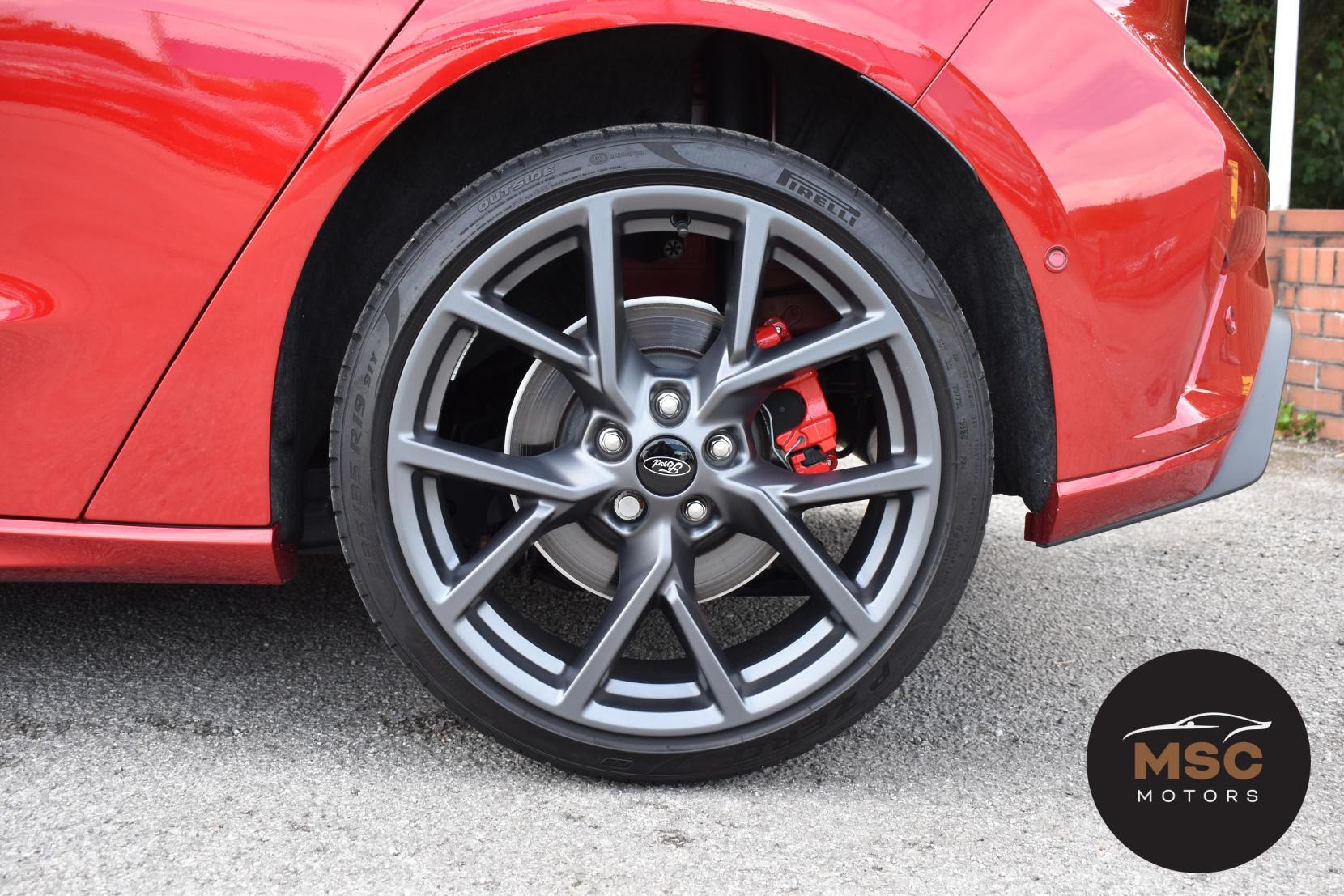 Ford Focus view 35