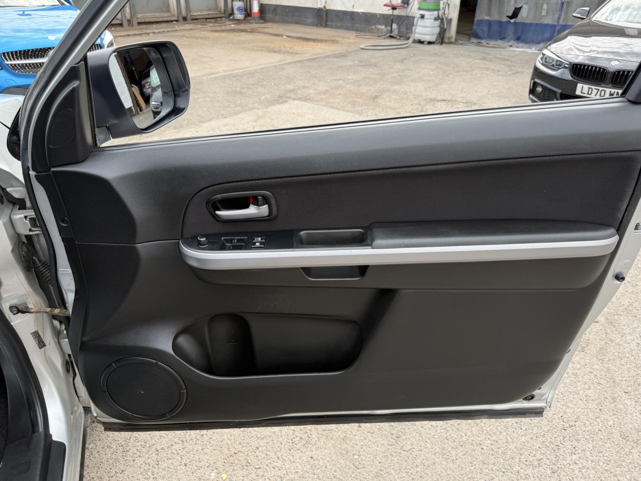 Suzuki Grand Vitara - Image 37