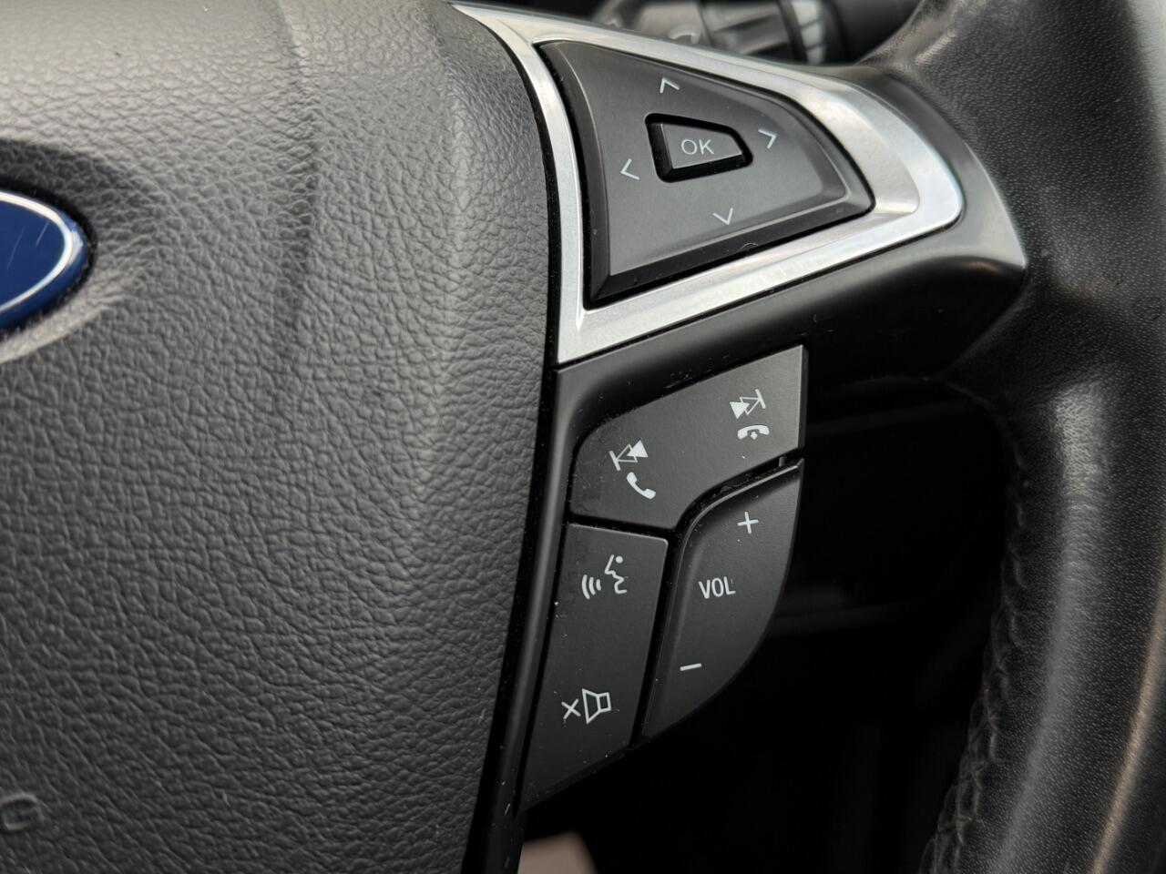 Ford Galaxy view 29