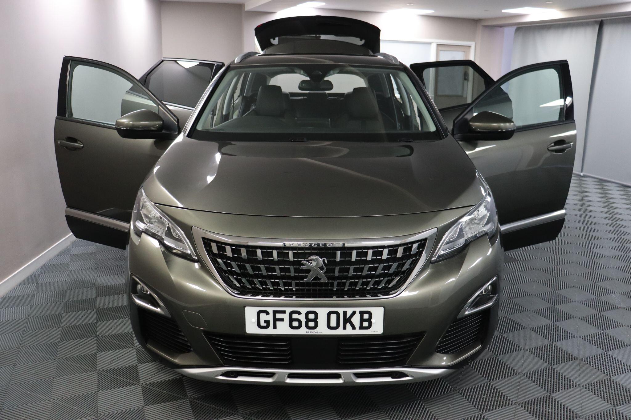 Peugeot 3008 view 4
