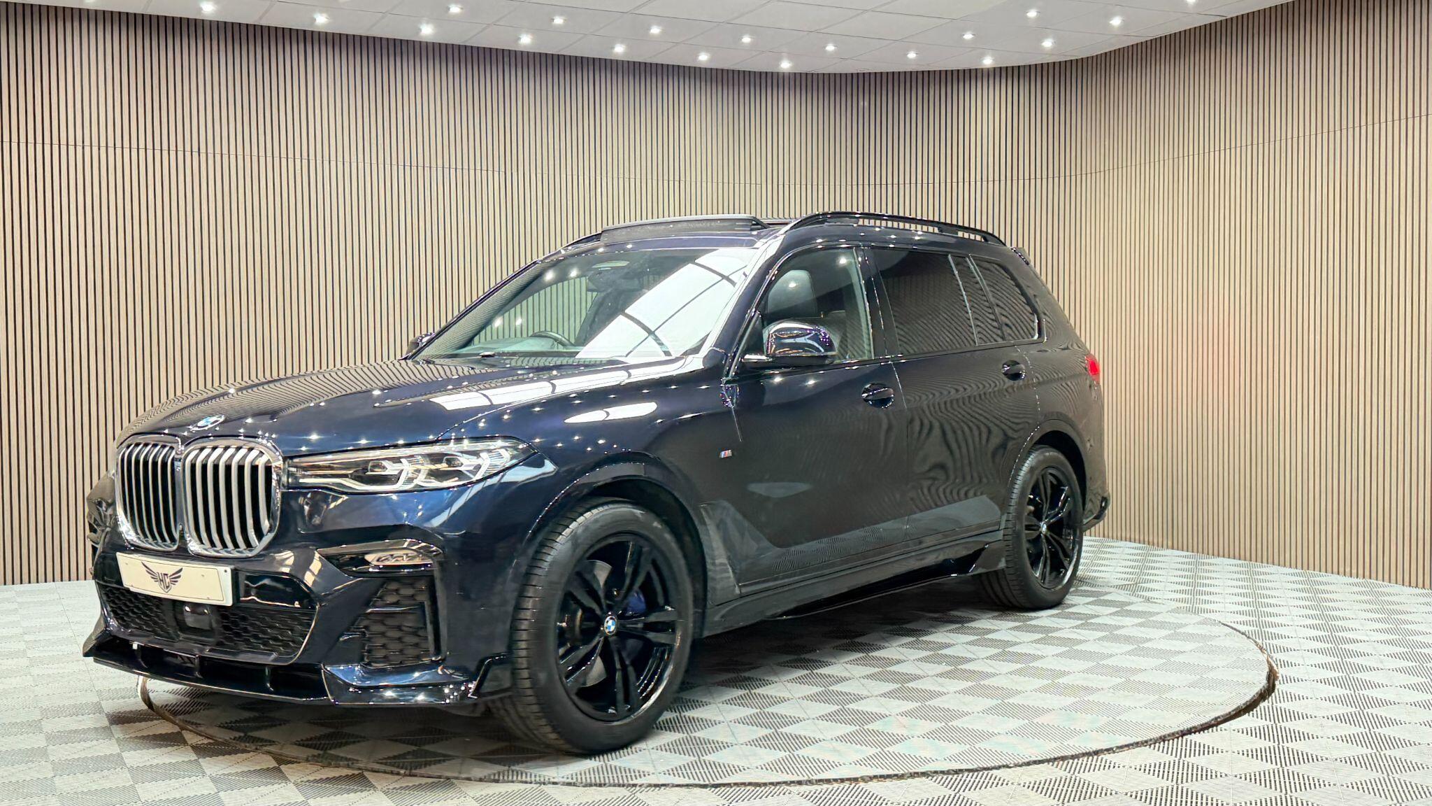 BMW X7 view 9