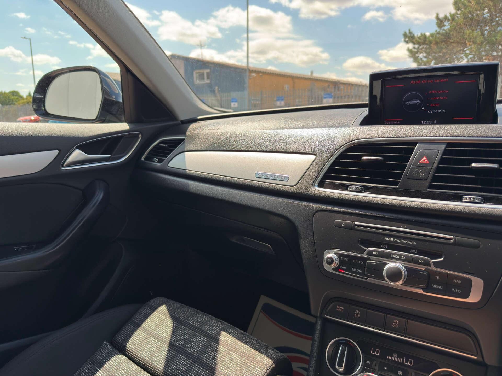Audi Q3 view 55