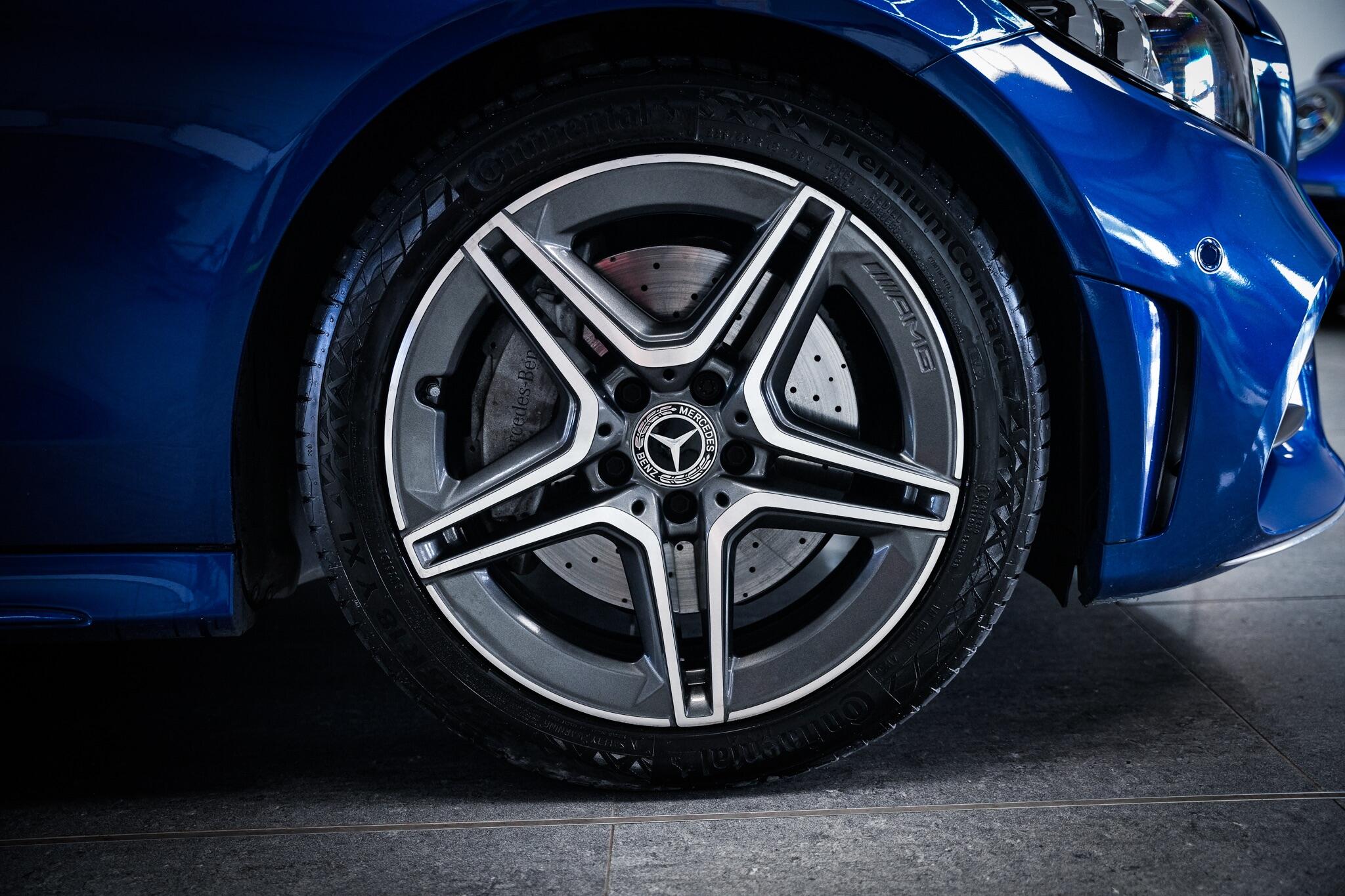 Mercedes-Benz C-Class view 26