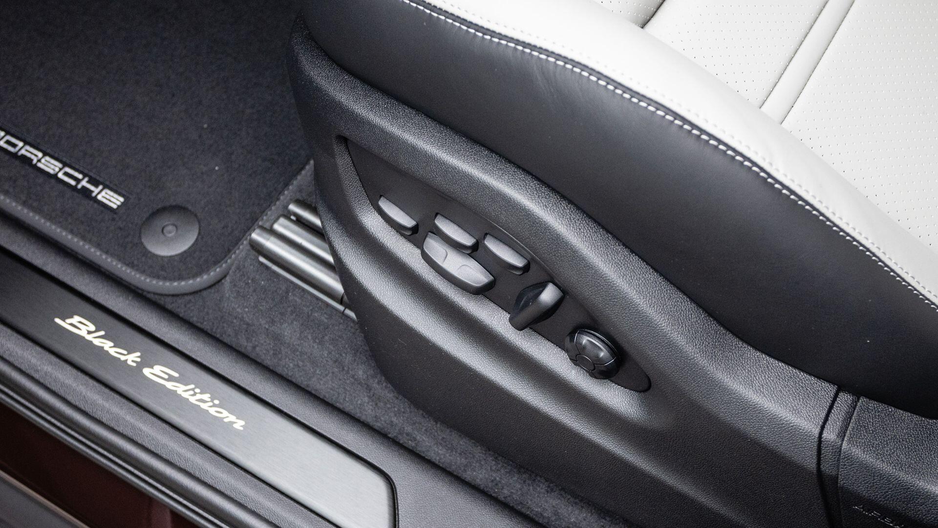 Porsche Cayenne view 36