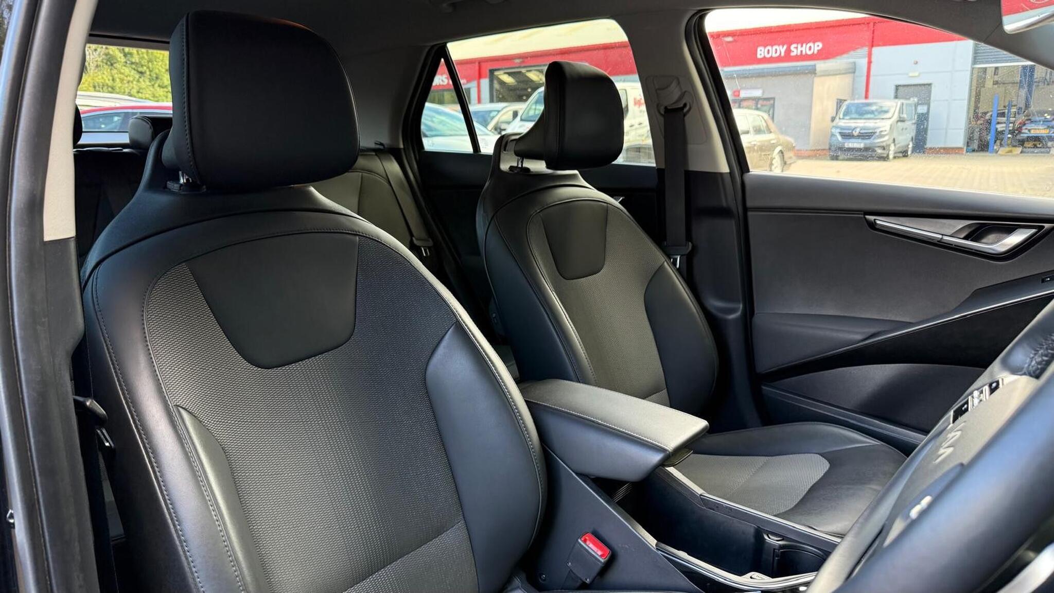 Kia Niro view 23