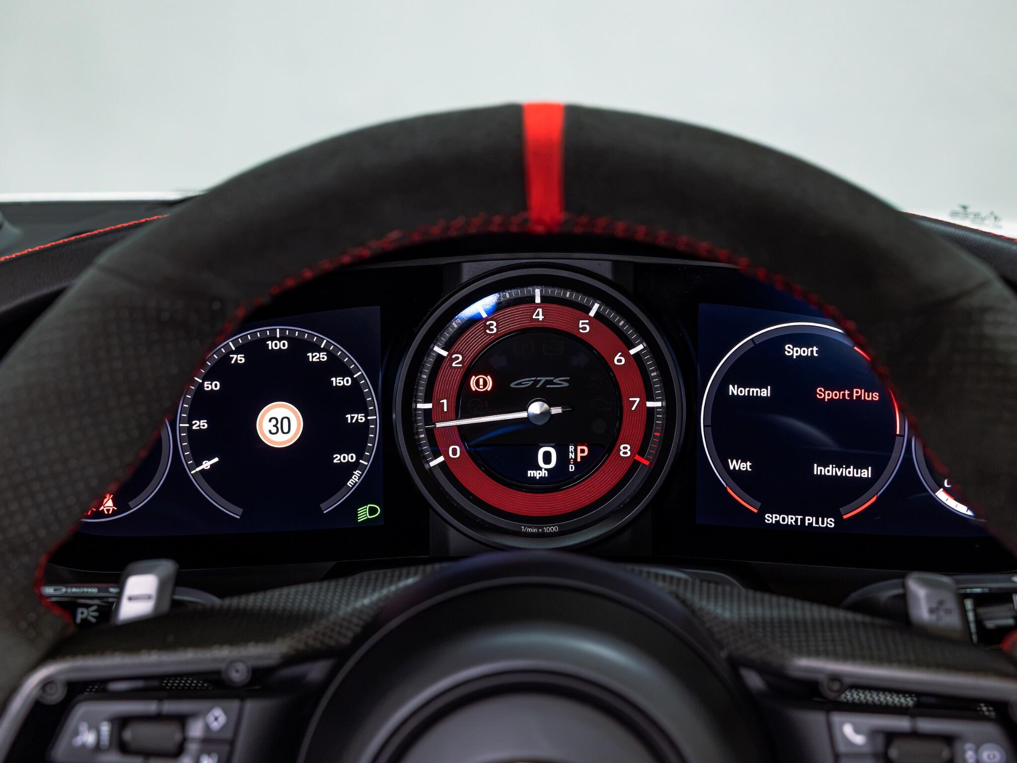 Porsche 911 view 17