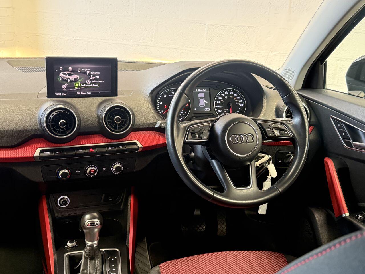 Audi Q2 view 32