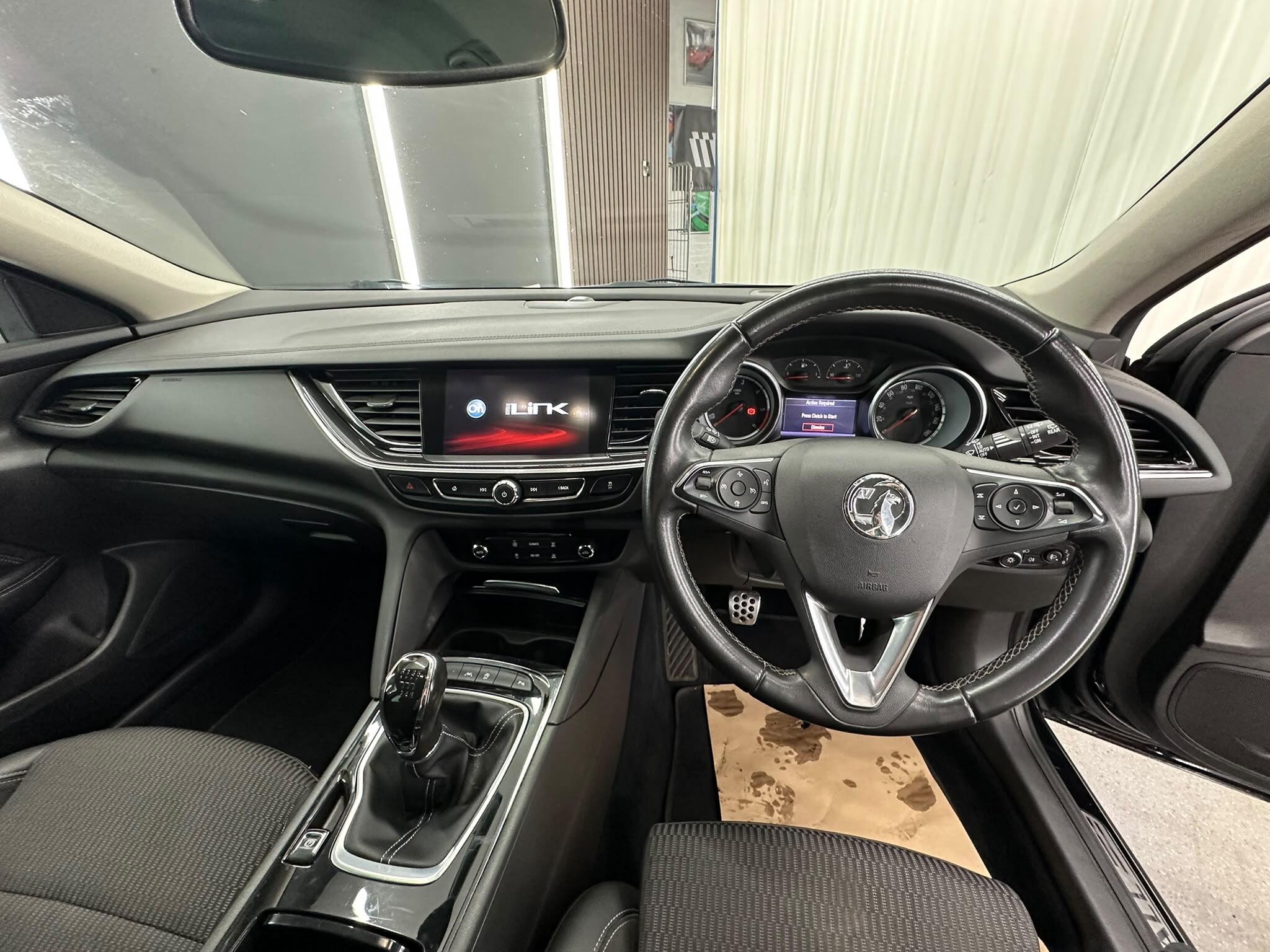 Vauxhall Insignia view 34