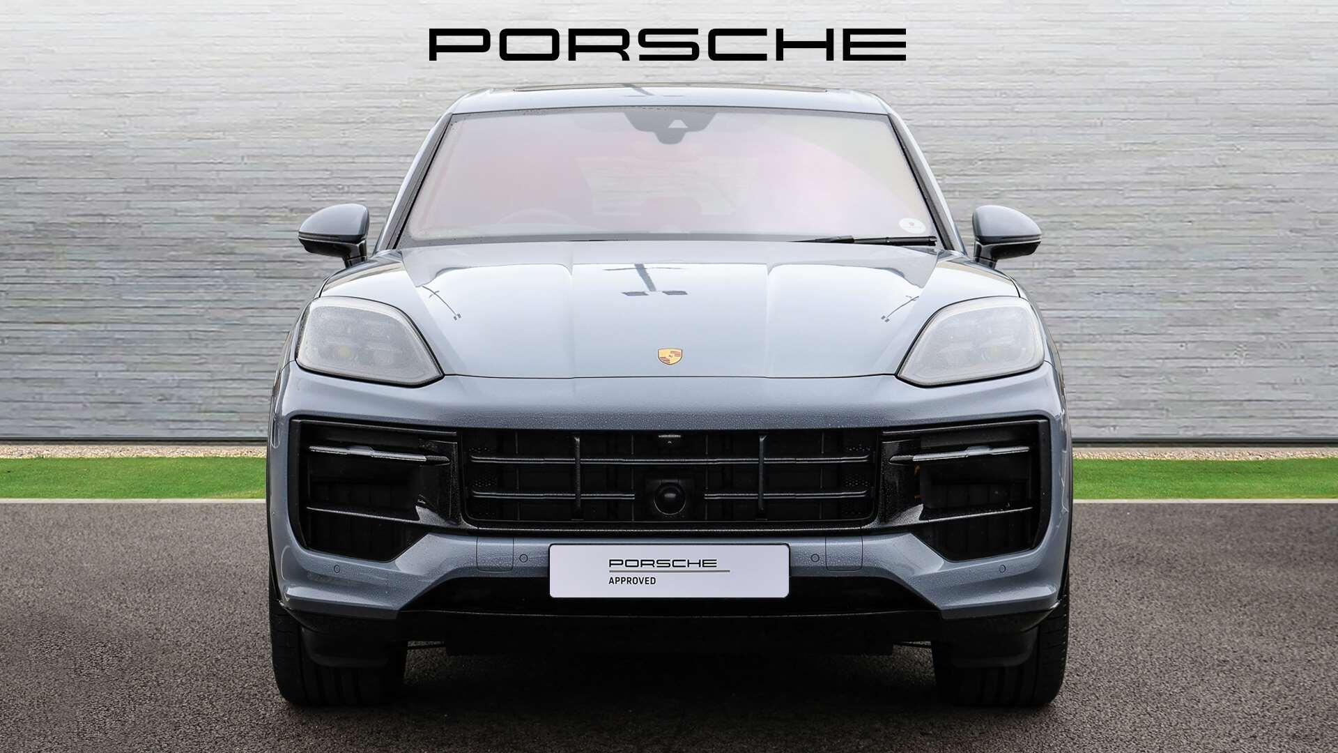Porsche Cayenne view 9