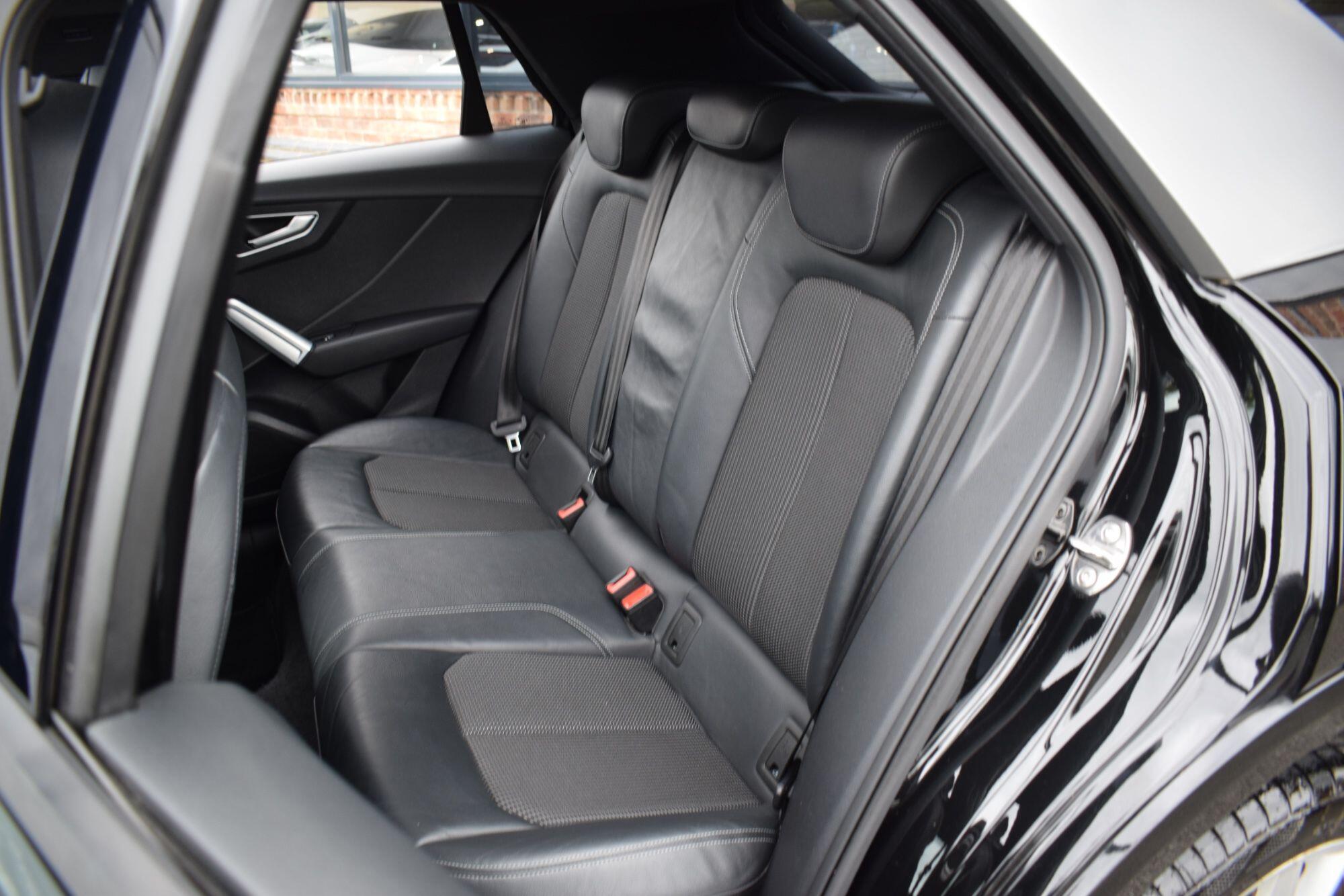 Audi Q2 view 25