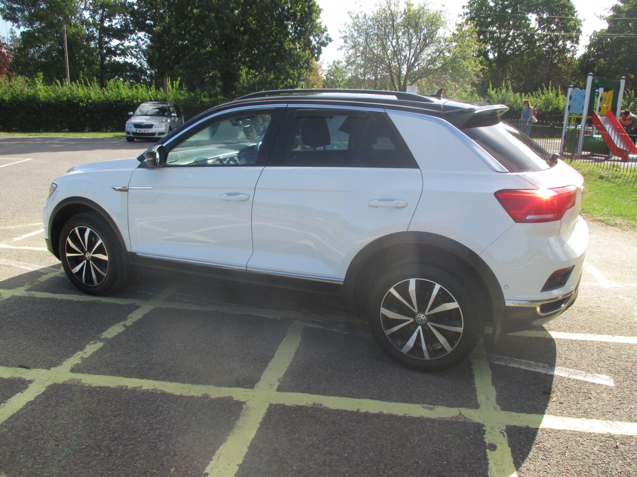Volkswagen T-Roc view 20
