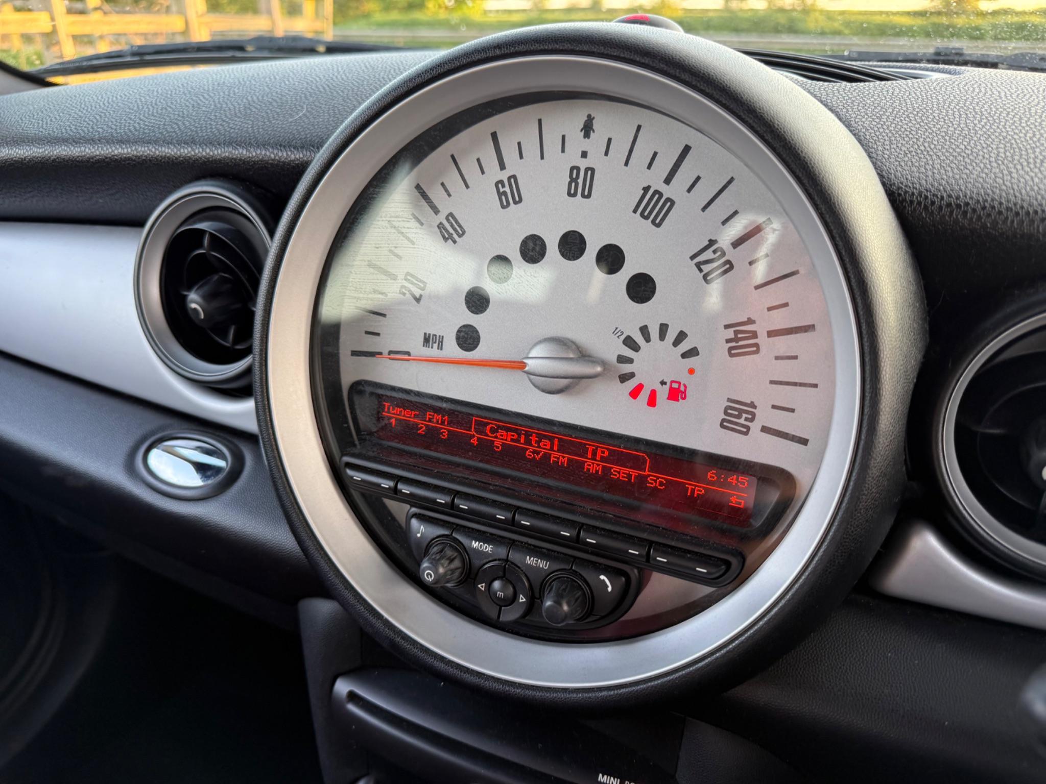 MINI Hatch 1.6 Cooper Euro 5 (s/s) 3dr — photo 33 of 78
