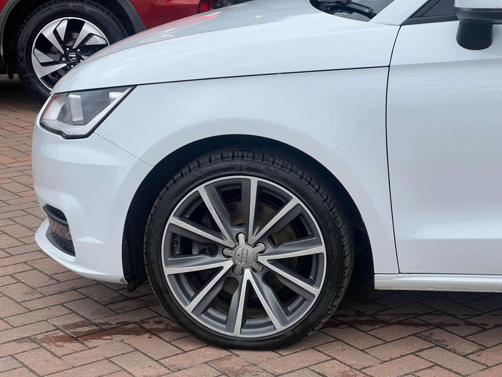Audi A1 view 13