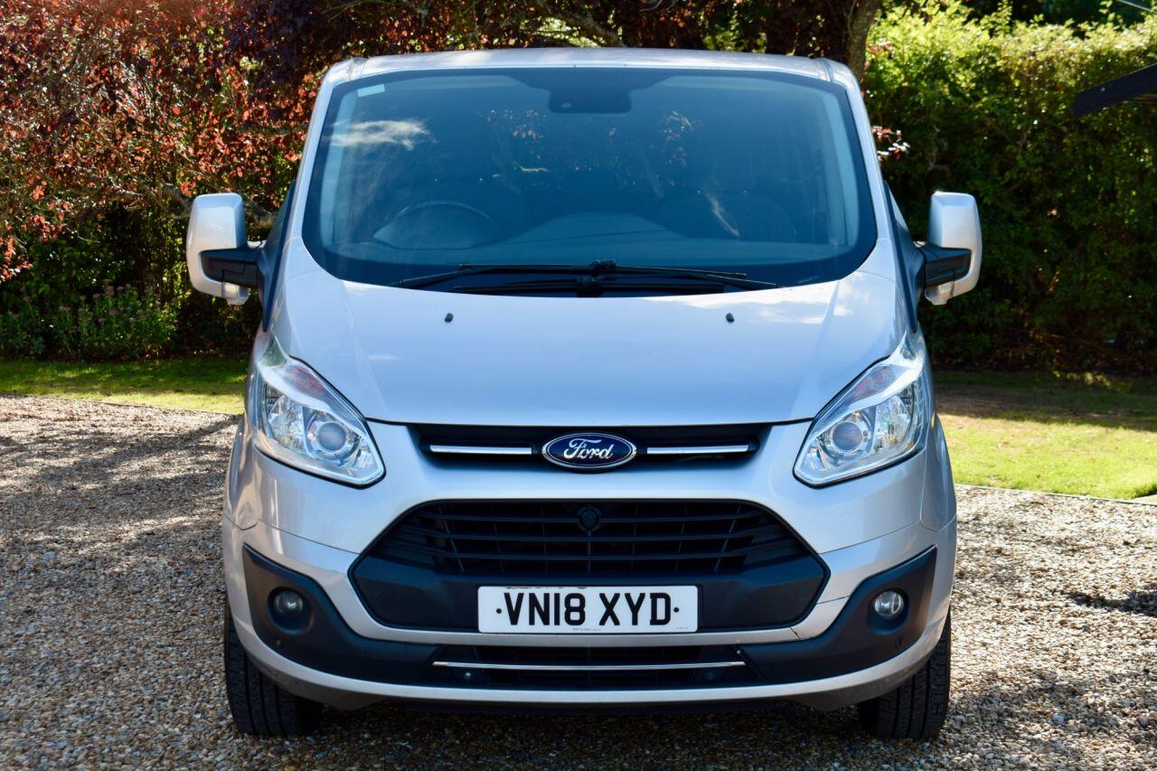 Ford Tourneo Custom view 2