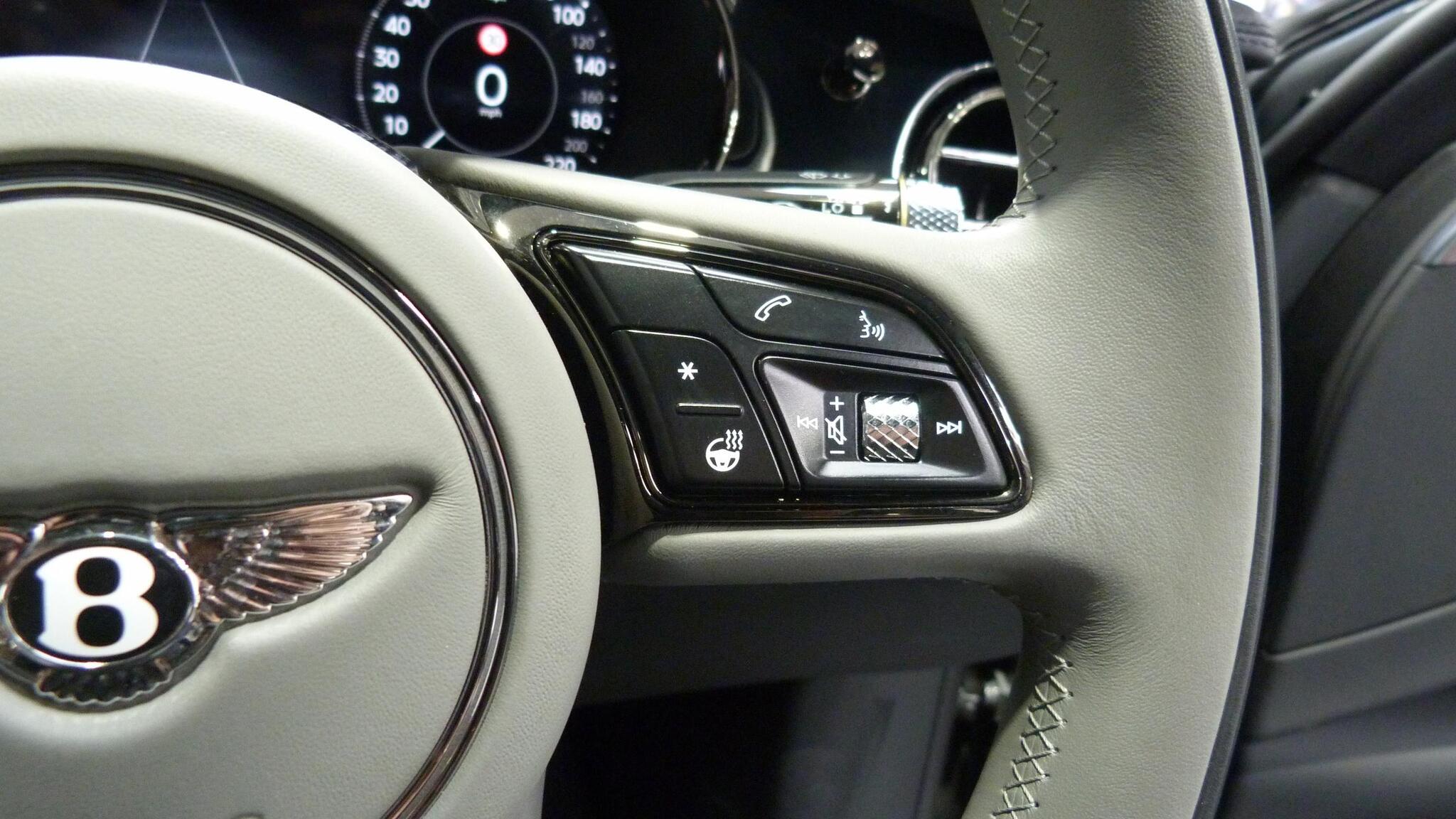 Bentley Flying Spur view 33