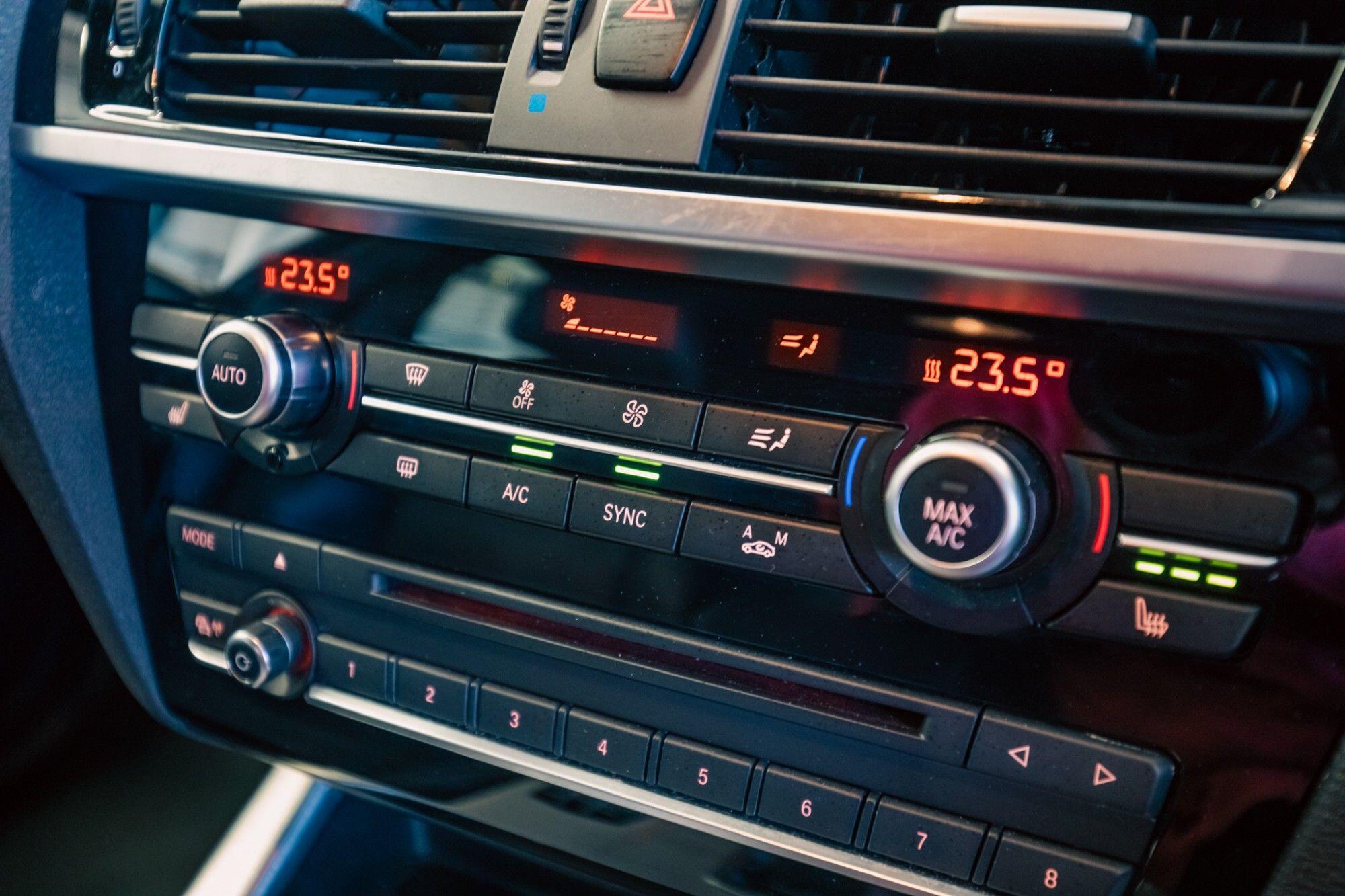 BMW X4 view 19