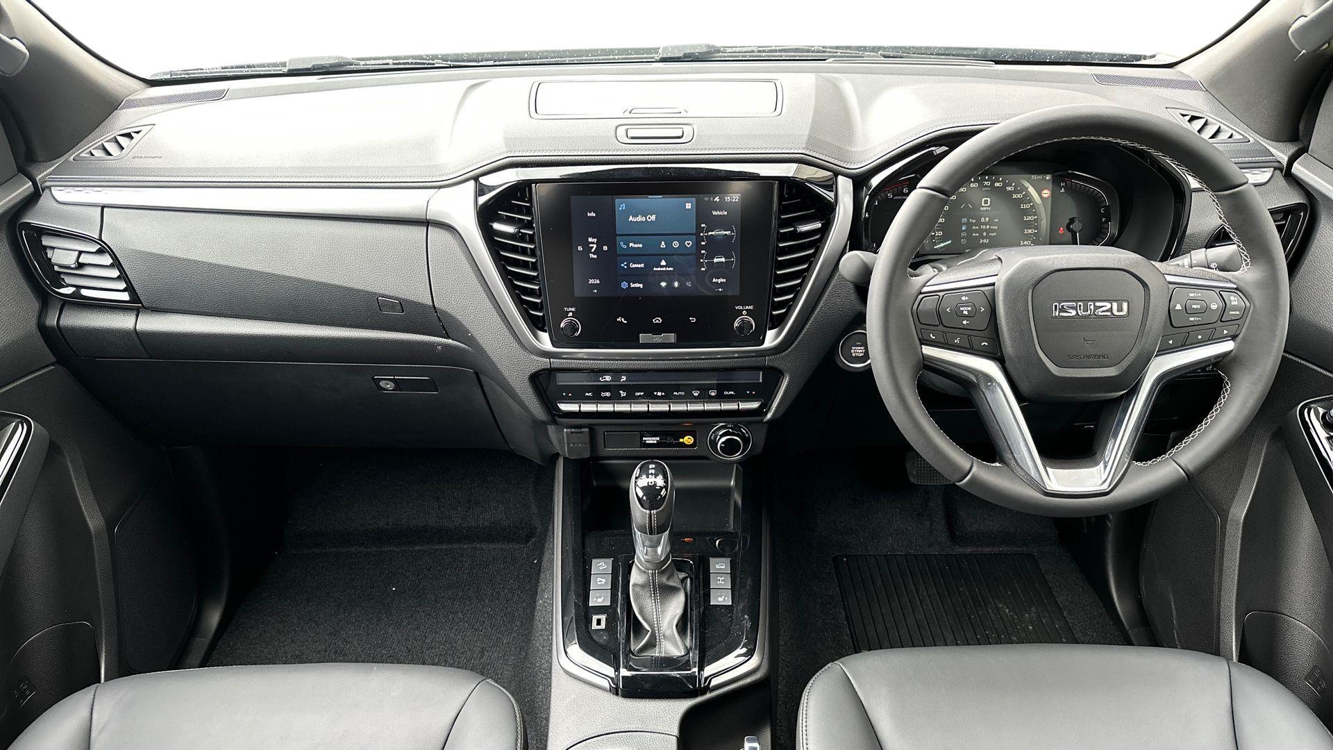 Isuzu D-Max view 9