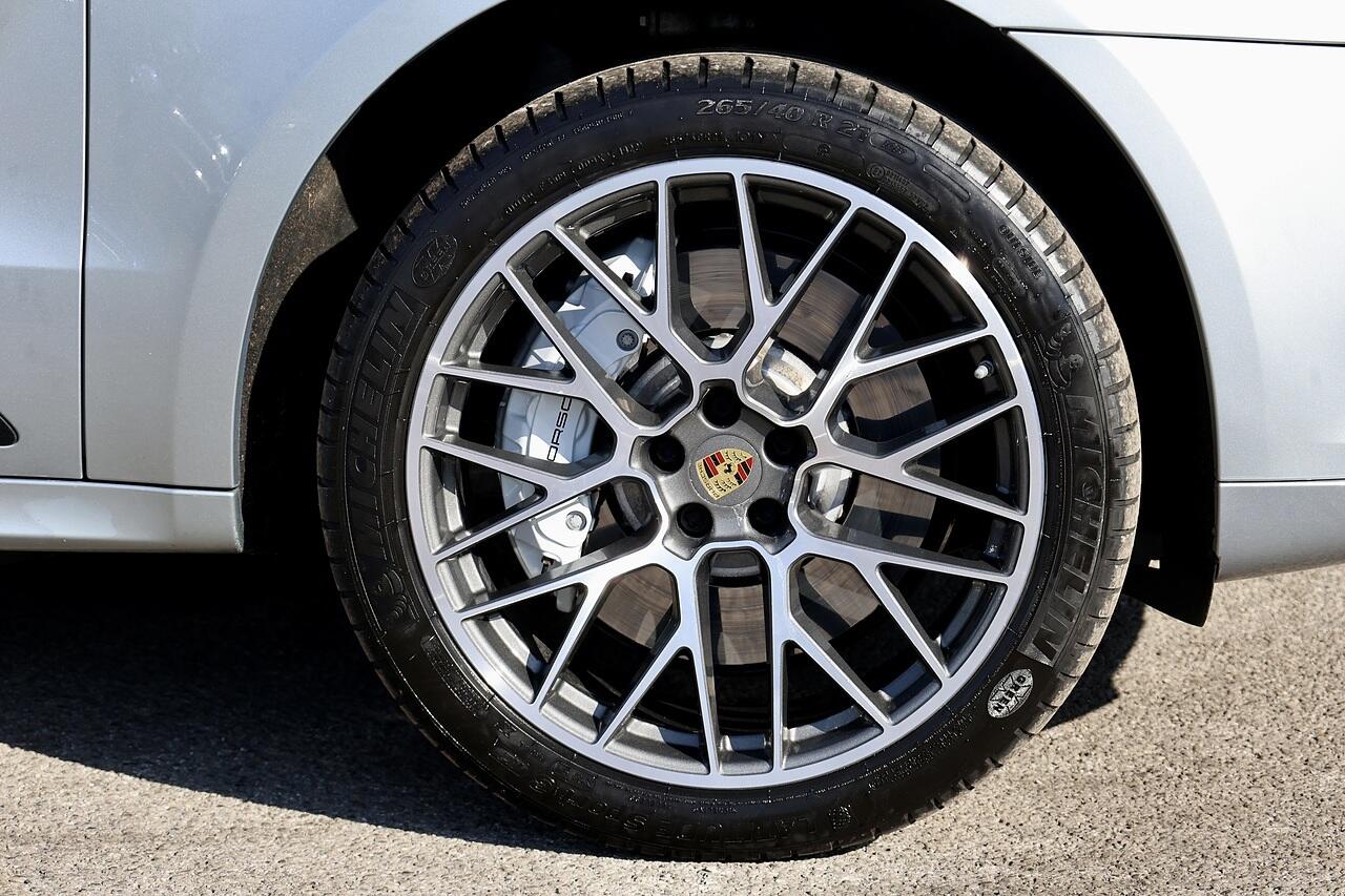 Porsche Macan view 46