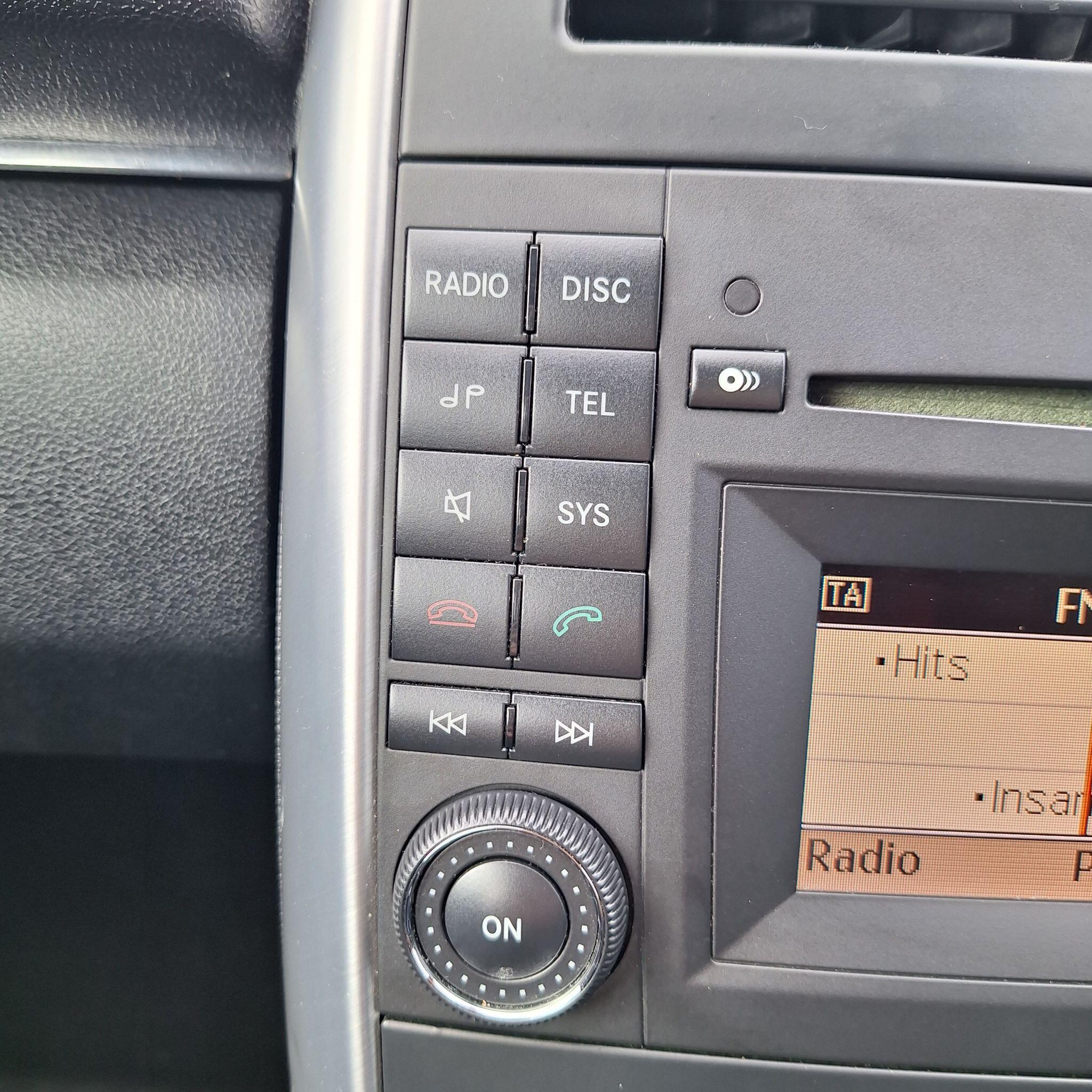 Mercedes-Benz B-Class view 32