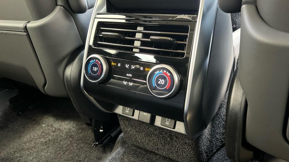 Land Rover Range Rover view 18