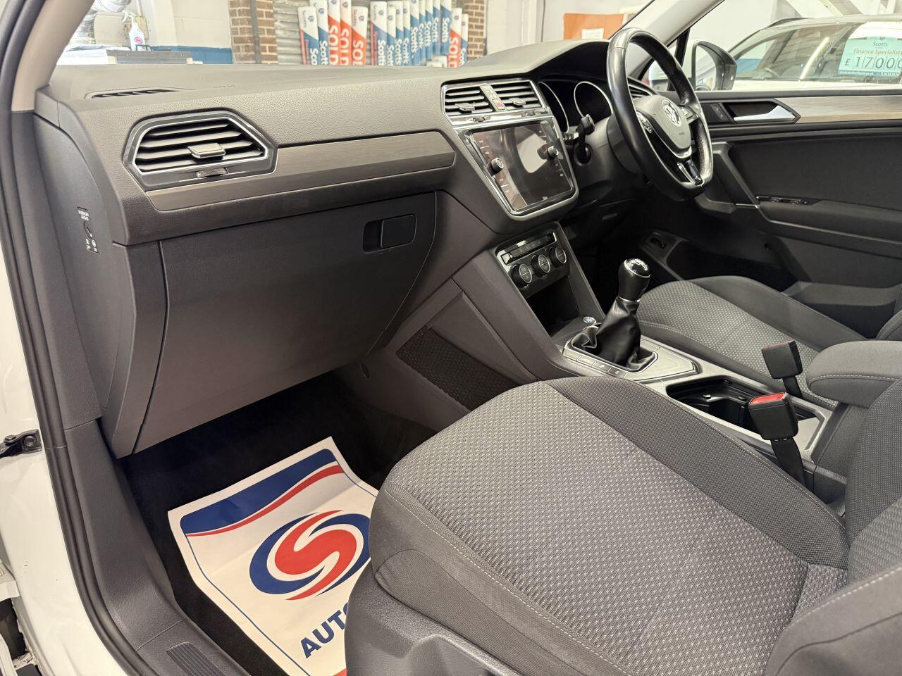 Volkswagen Tiguan Allspace view 29