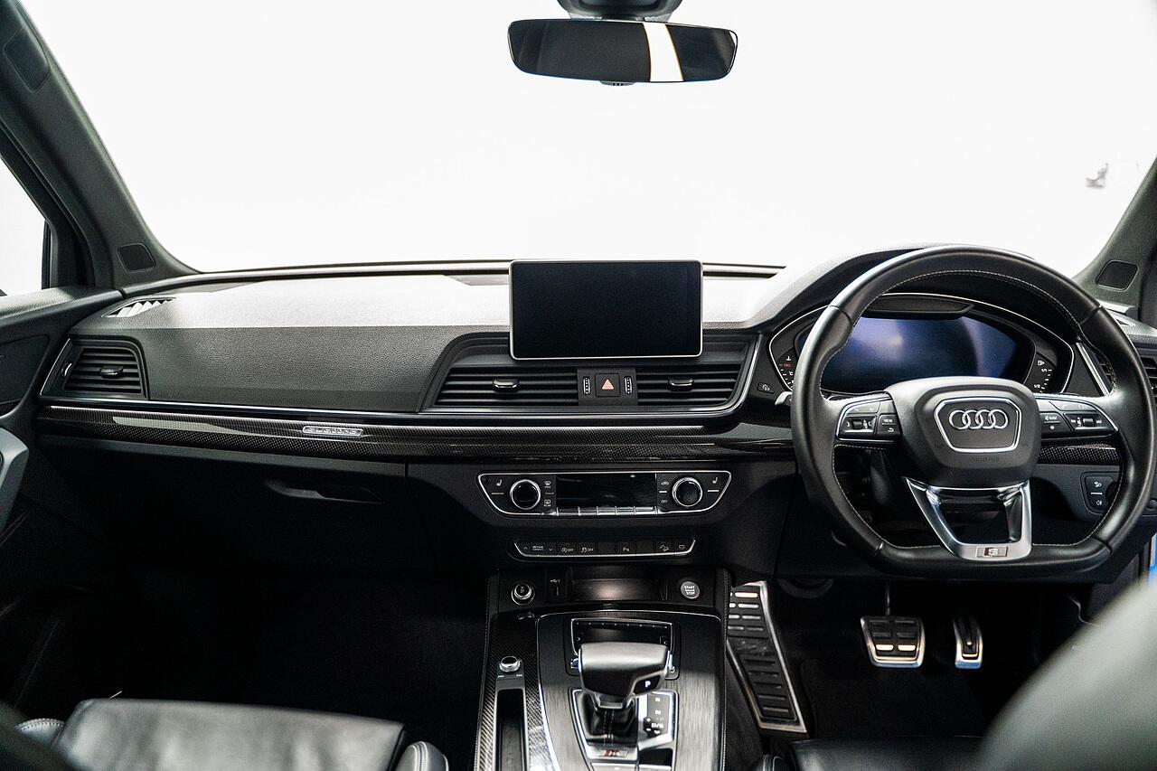 Audi SQ5 view 6