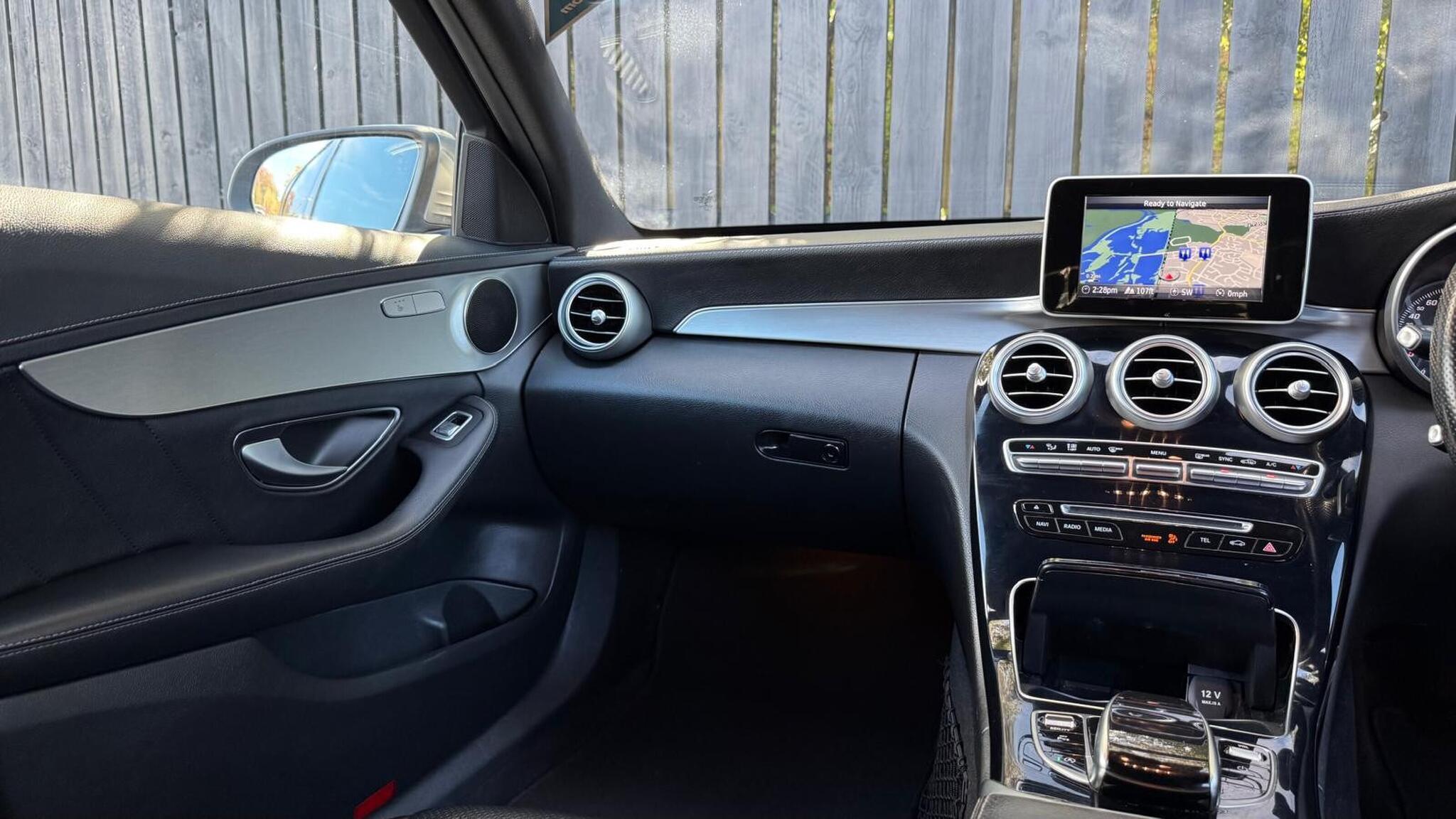 Mercedes-Benz C-Class view 19