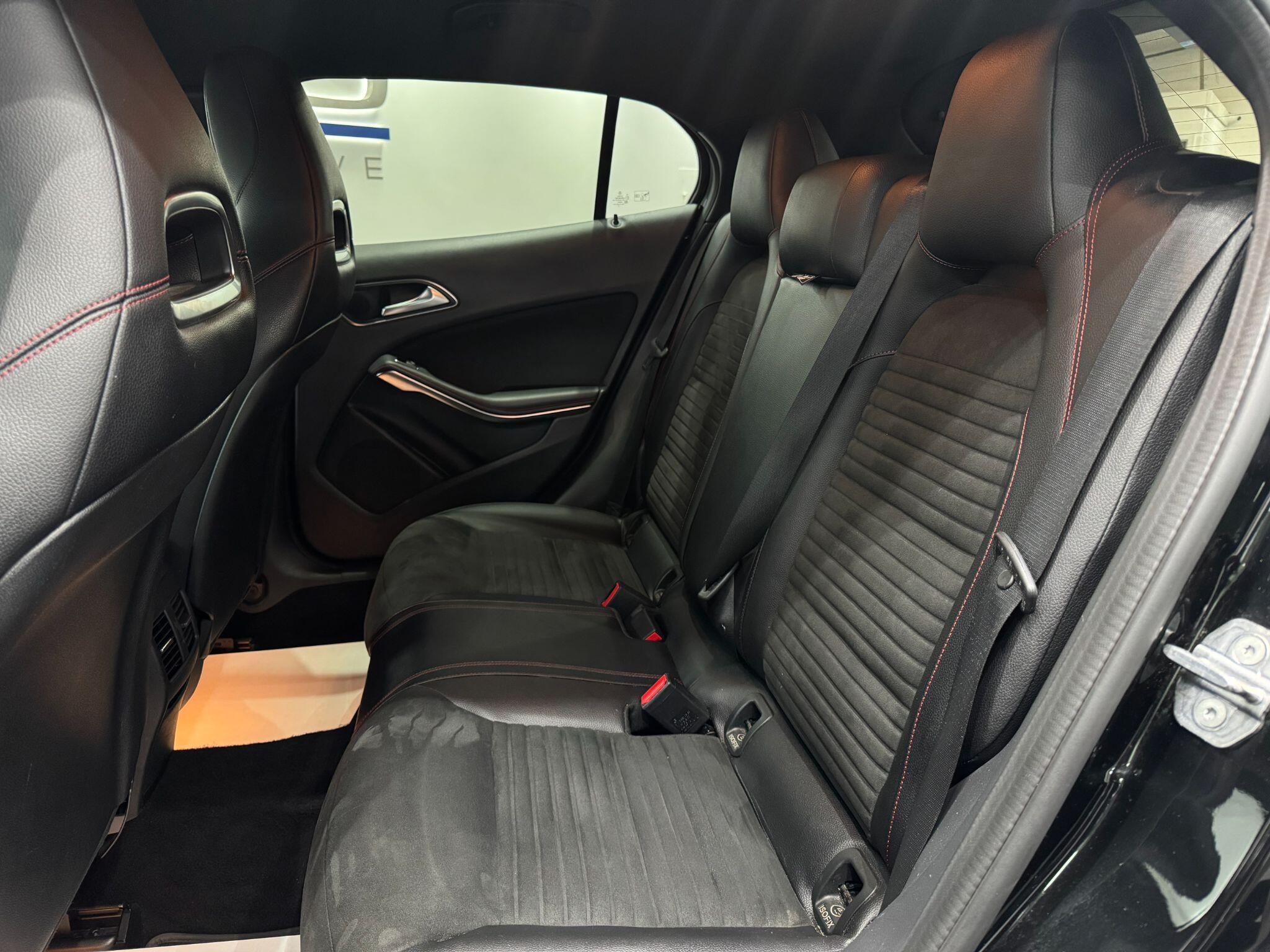 Mercedes-Benz Gla view 48