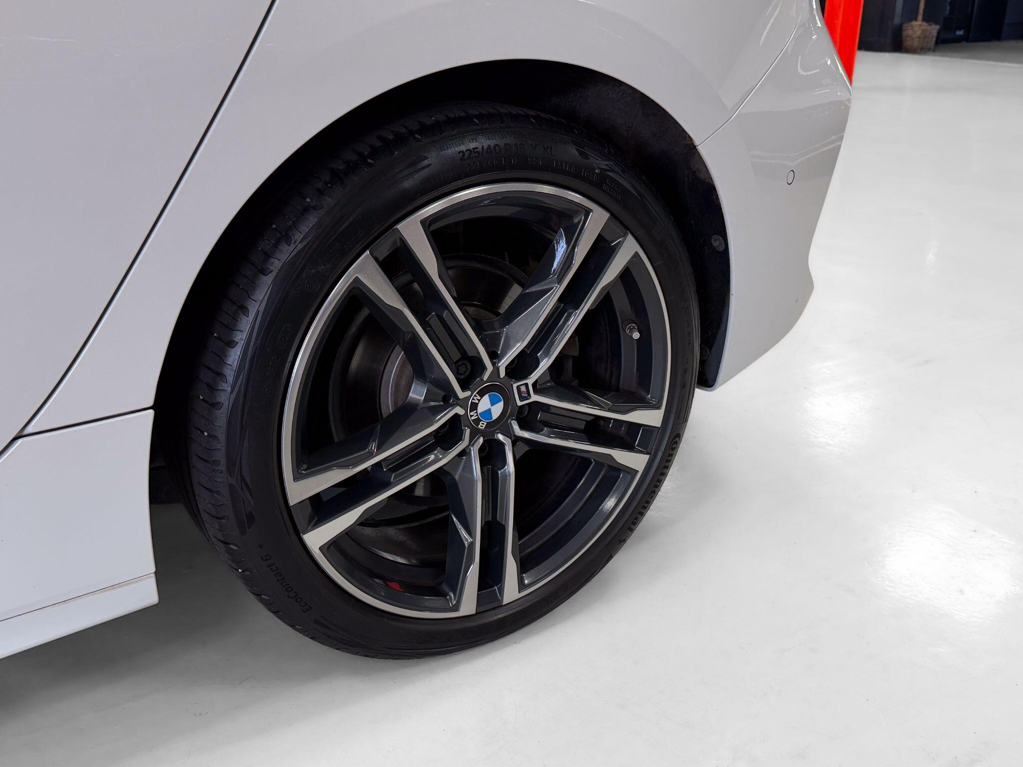 BMW 1 Series view 42
