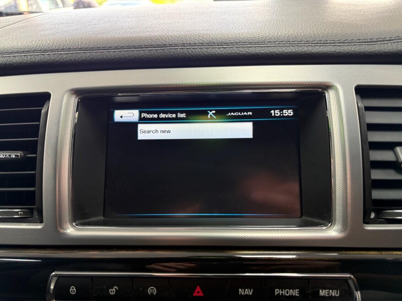 Jaguar XF view 22