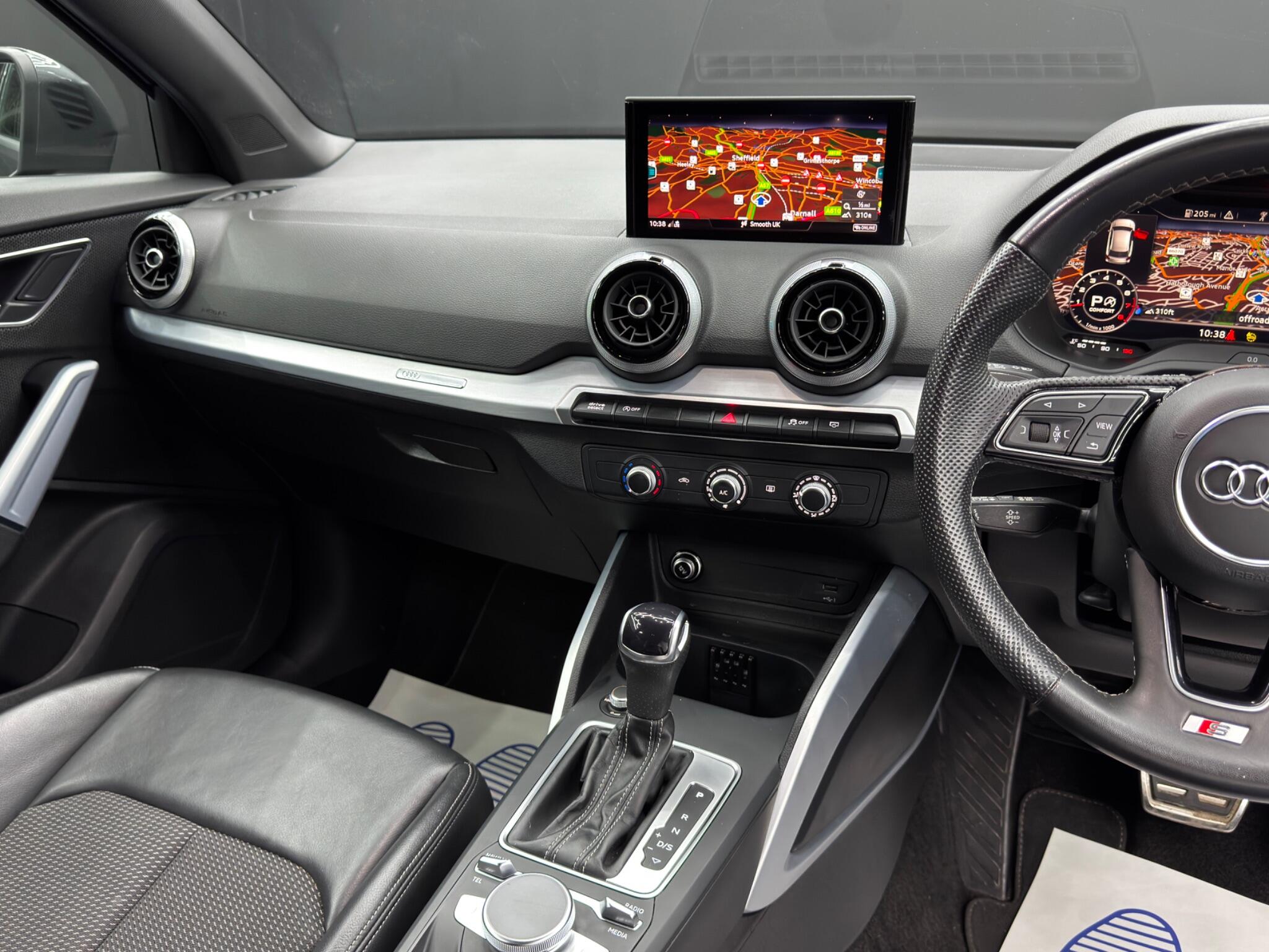 Audi Q2 view 24