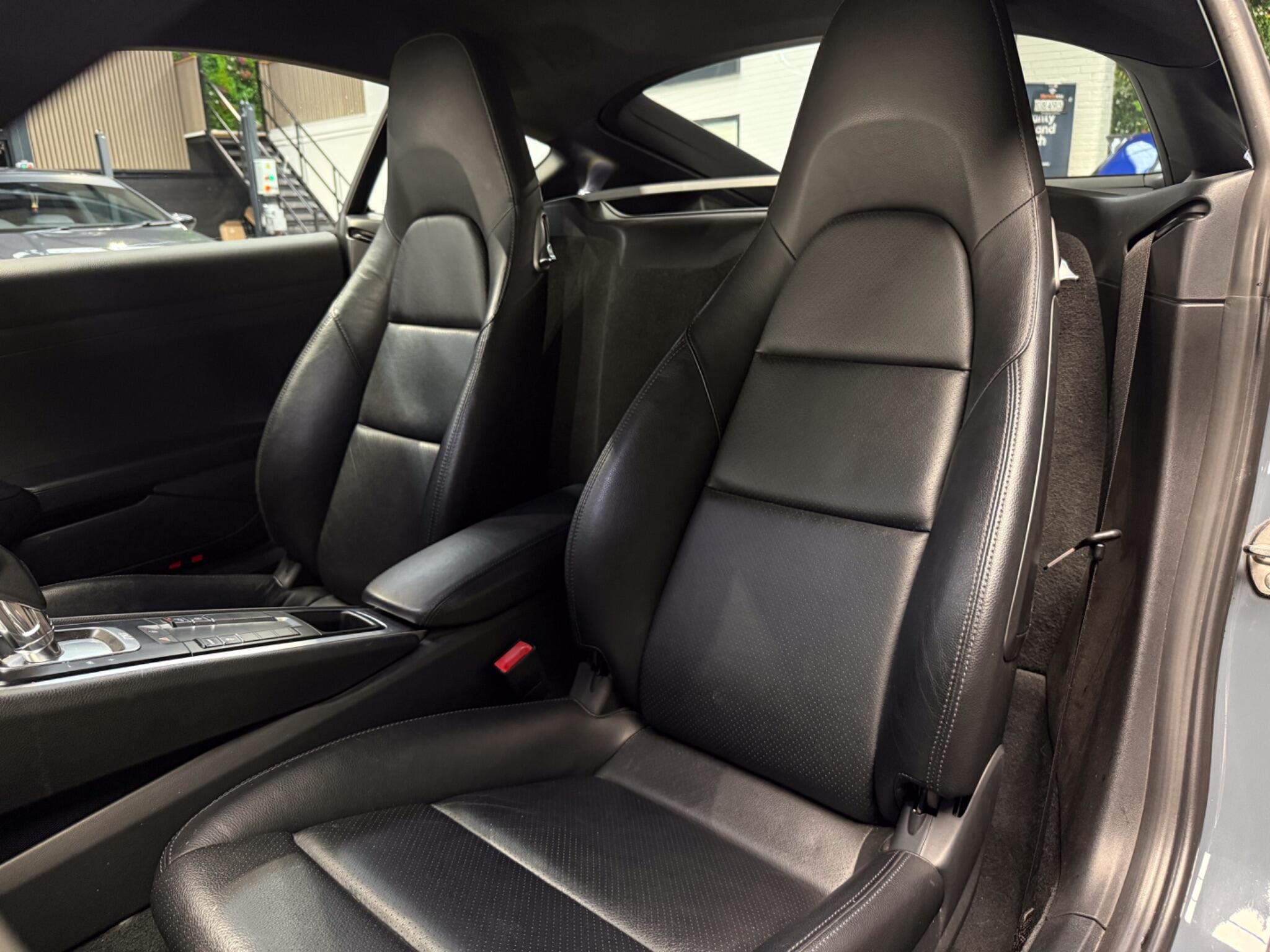 Porsche Cayman view 26