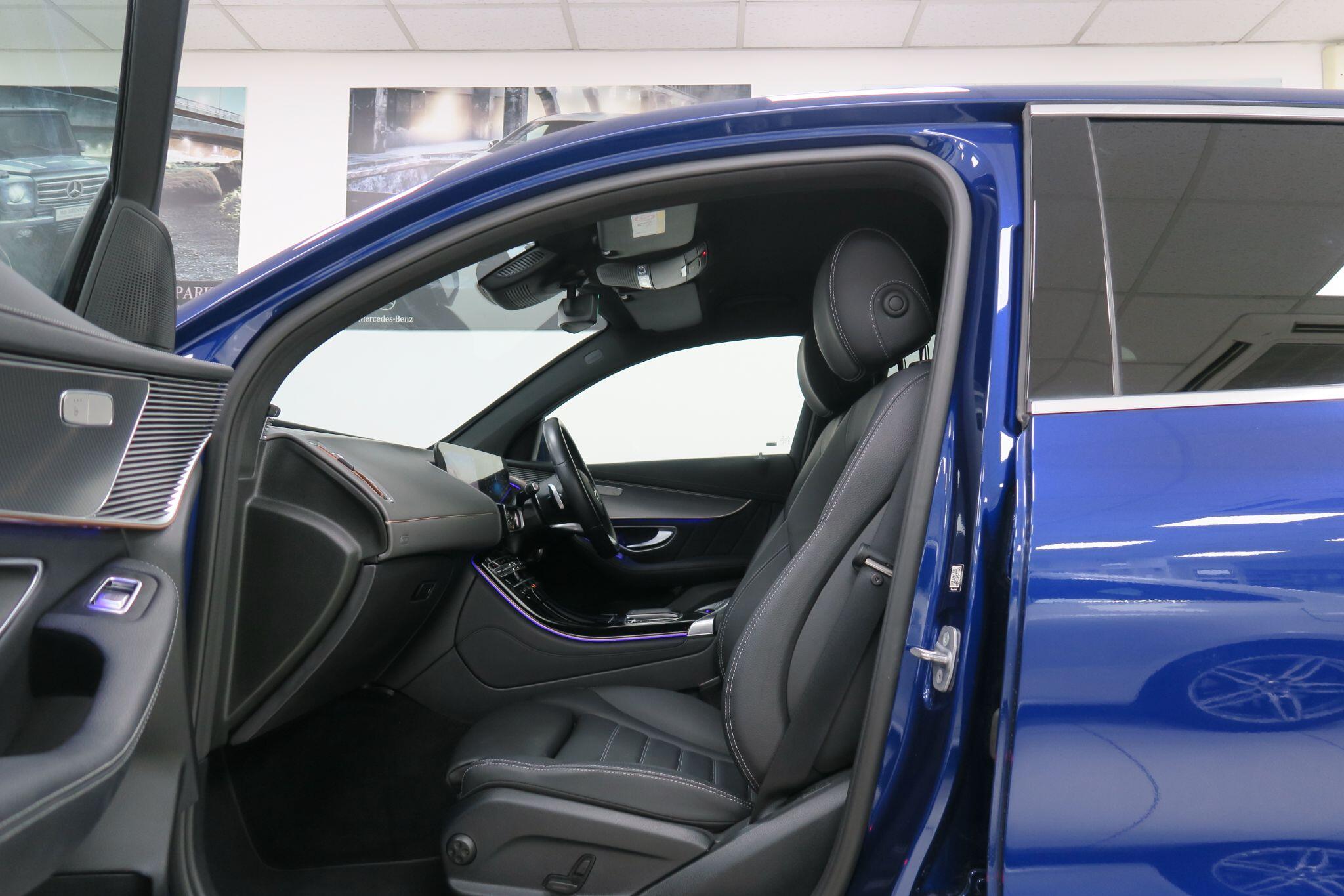 Mercedes-Benz EQC view 9