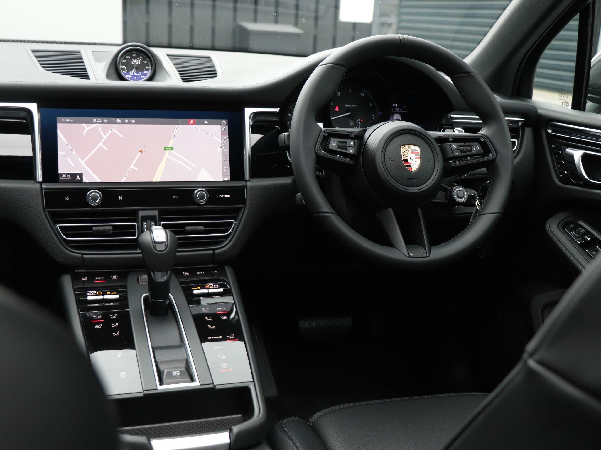 Porsche Macan view 52