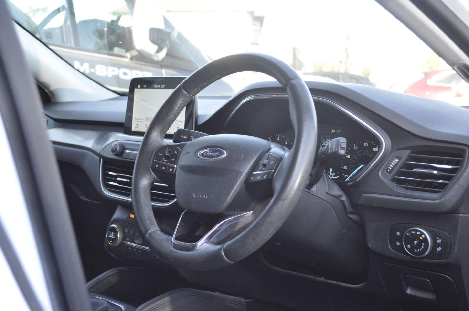 Ford Focus view 8