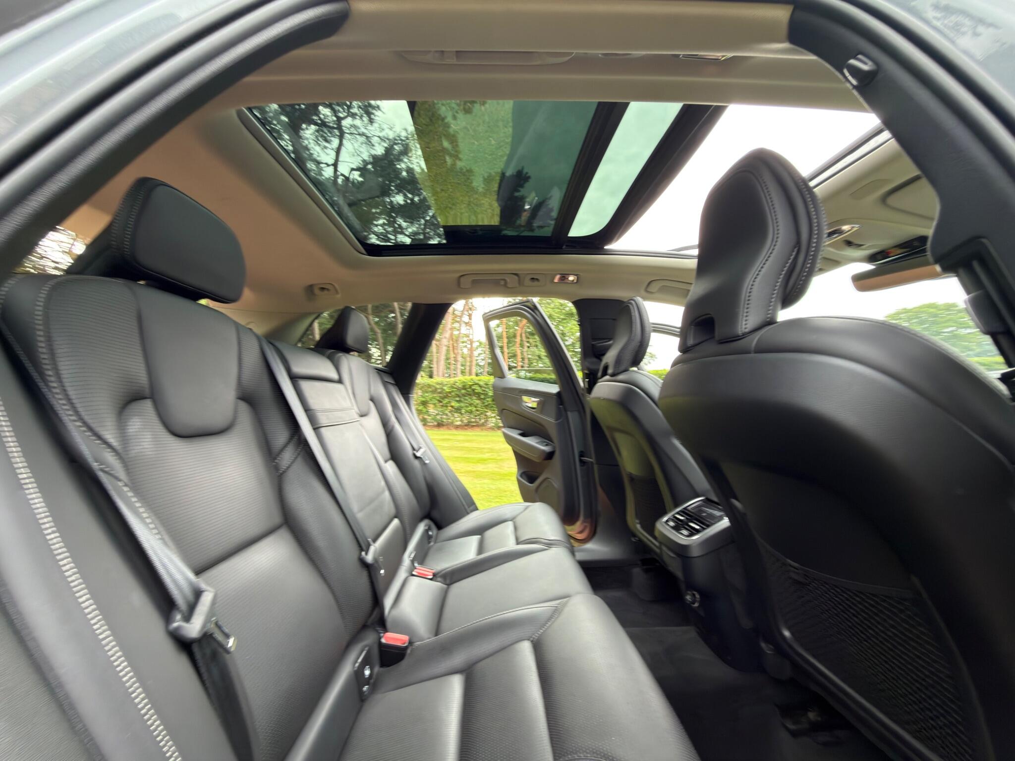 Volvo XC60 view 18