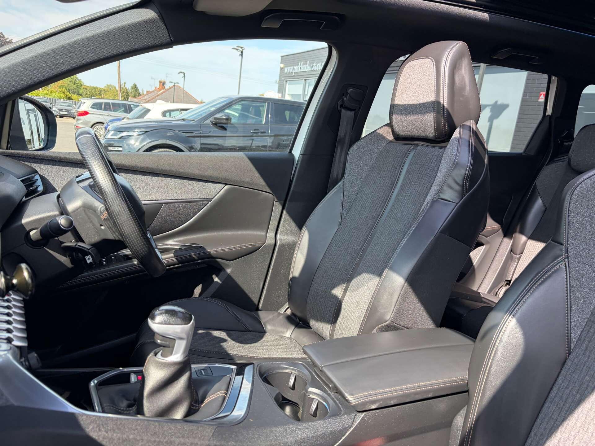 Peugeot 5008 view 18