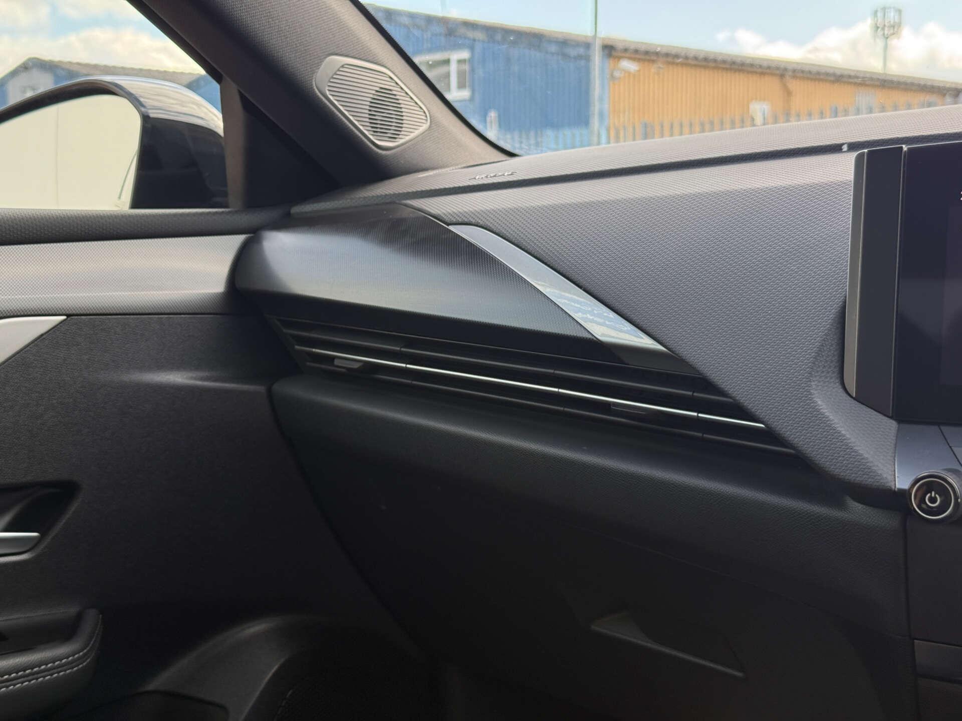 Vauxhall Astra Electric view 57