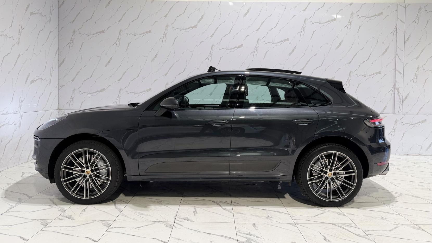 Porsche Macan view 4