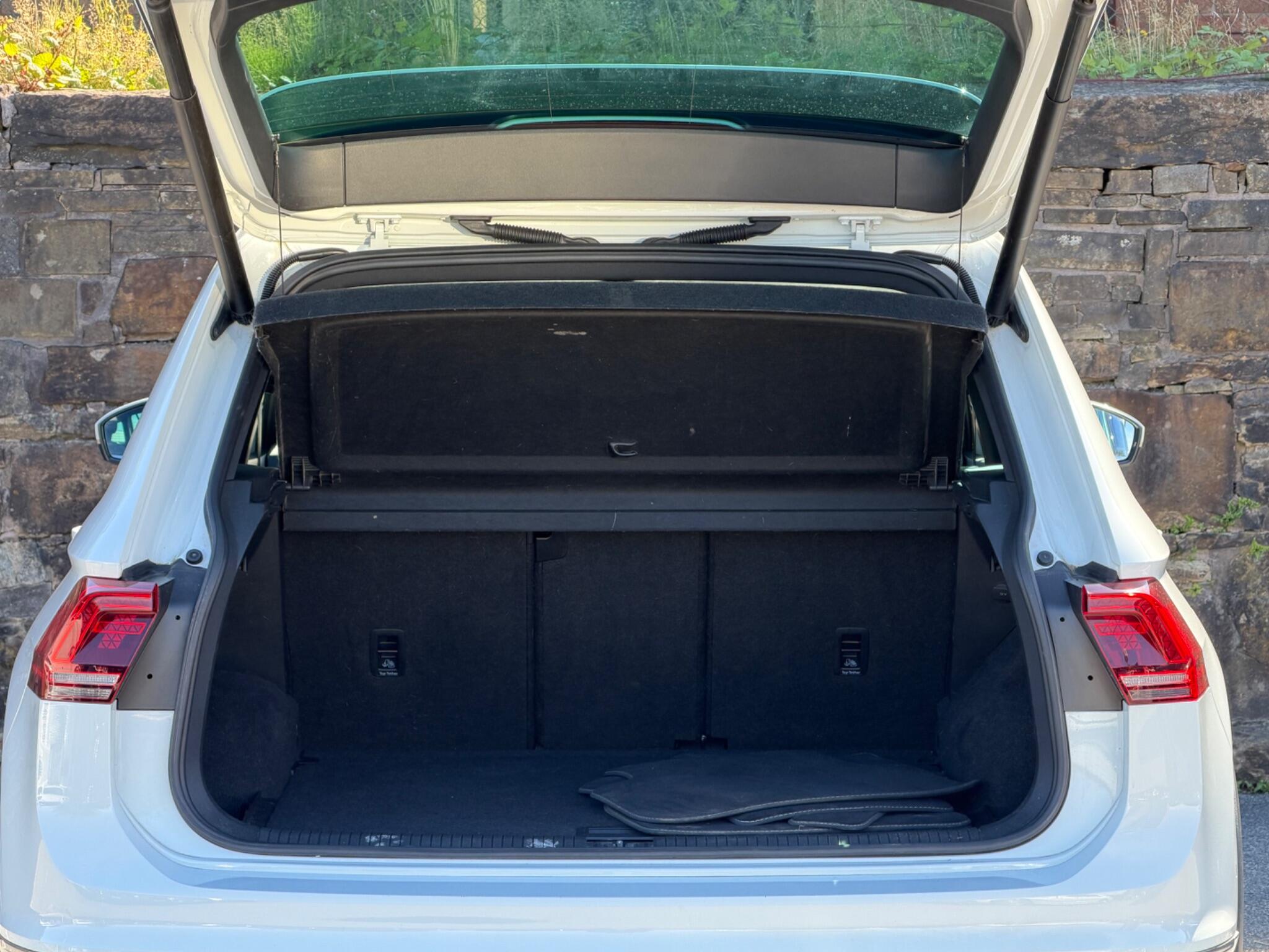 Volkswagen Tiguan view 23