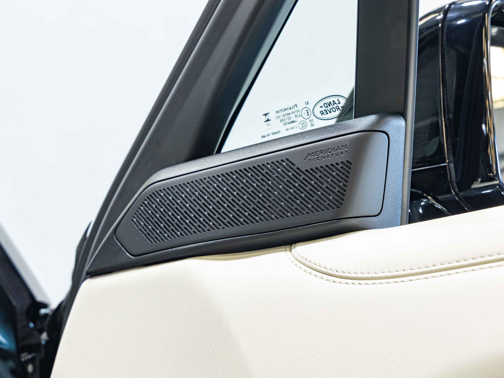 Land Rover Range Rover view 35