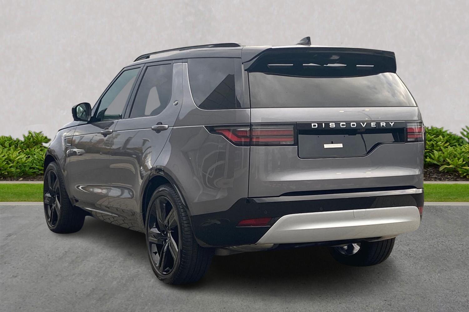 Land Rover Discovery view 2
