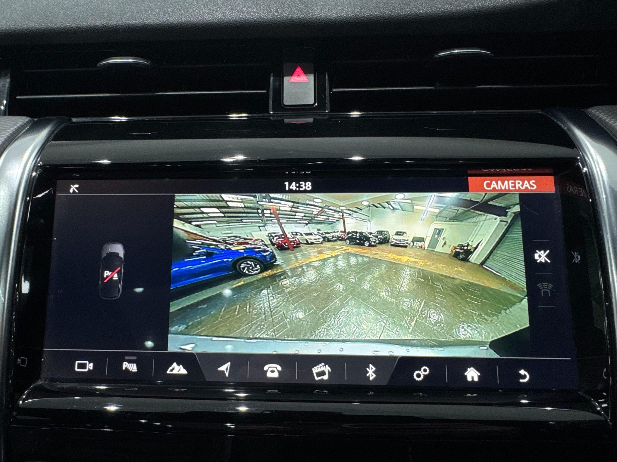 Land Rover Discovery Sport view 42