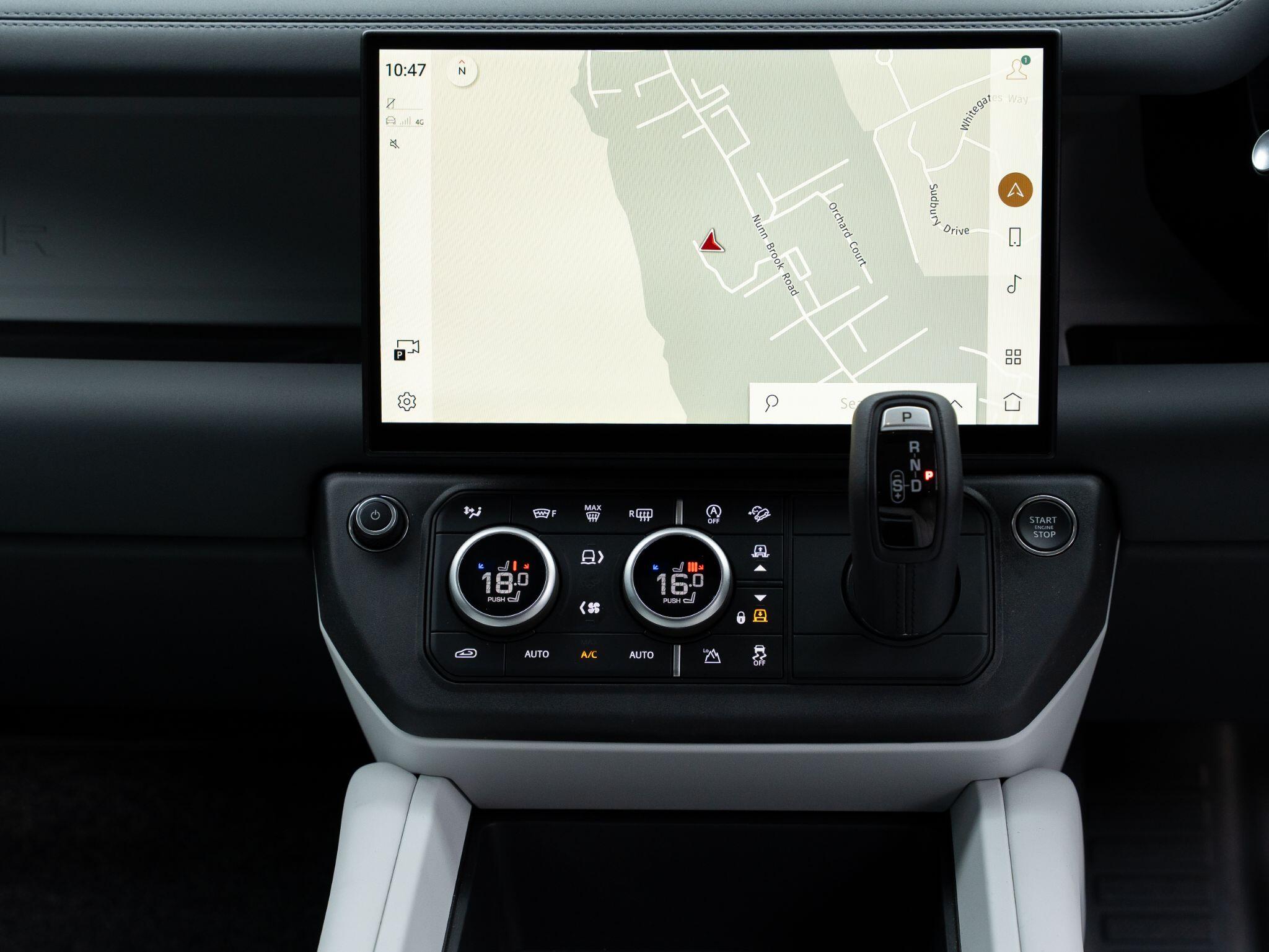 Land Rover Defender view 45