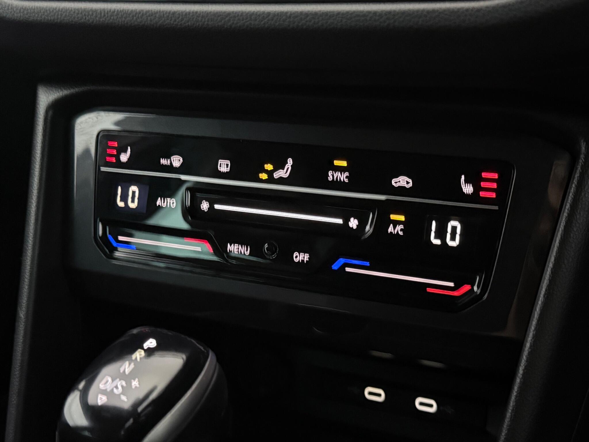 Volkswagen Tiguan view 23