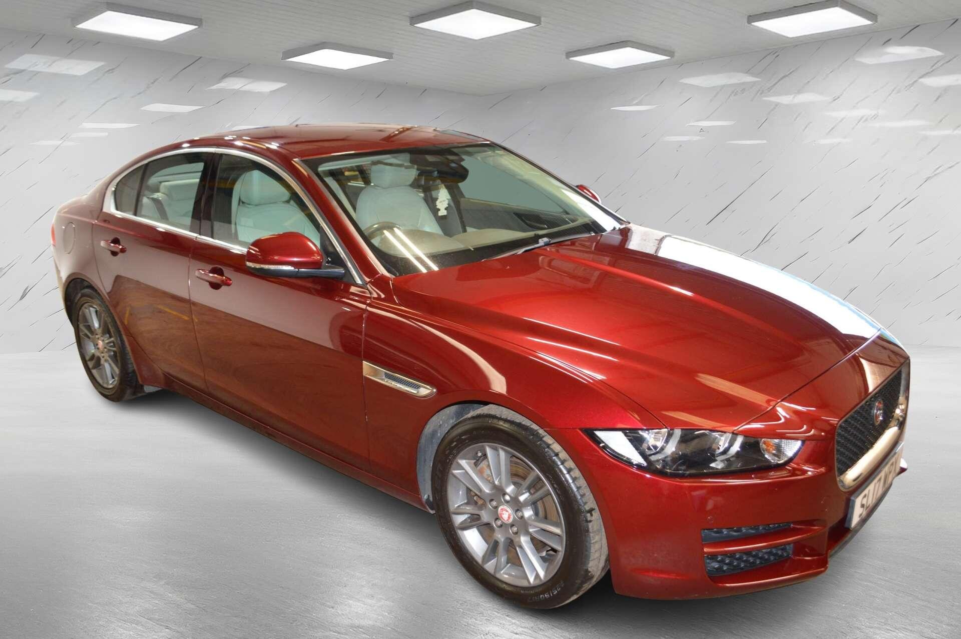 Jaguar Xe view 4