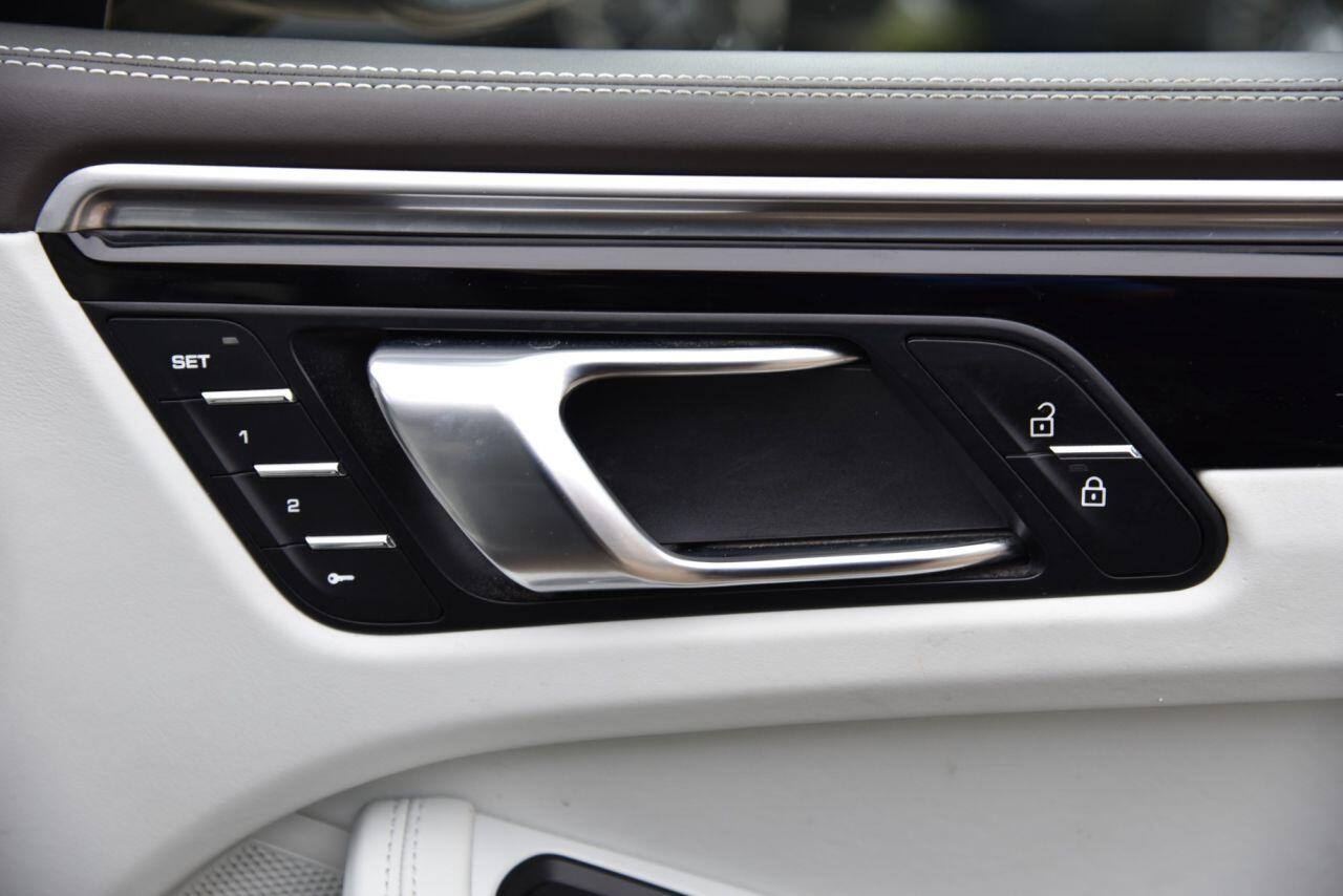 Porsche Macan view 60