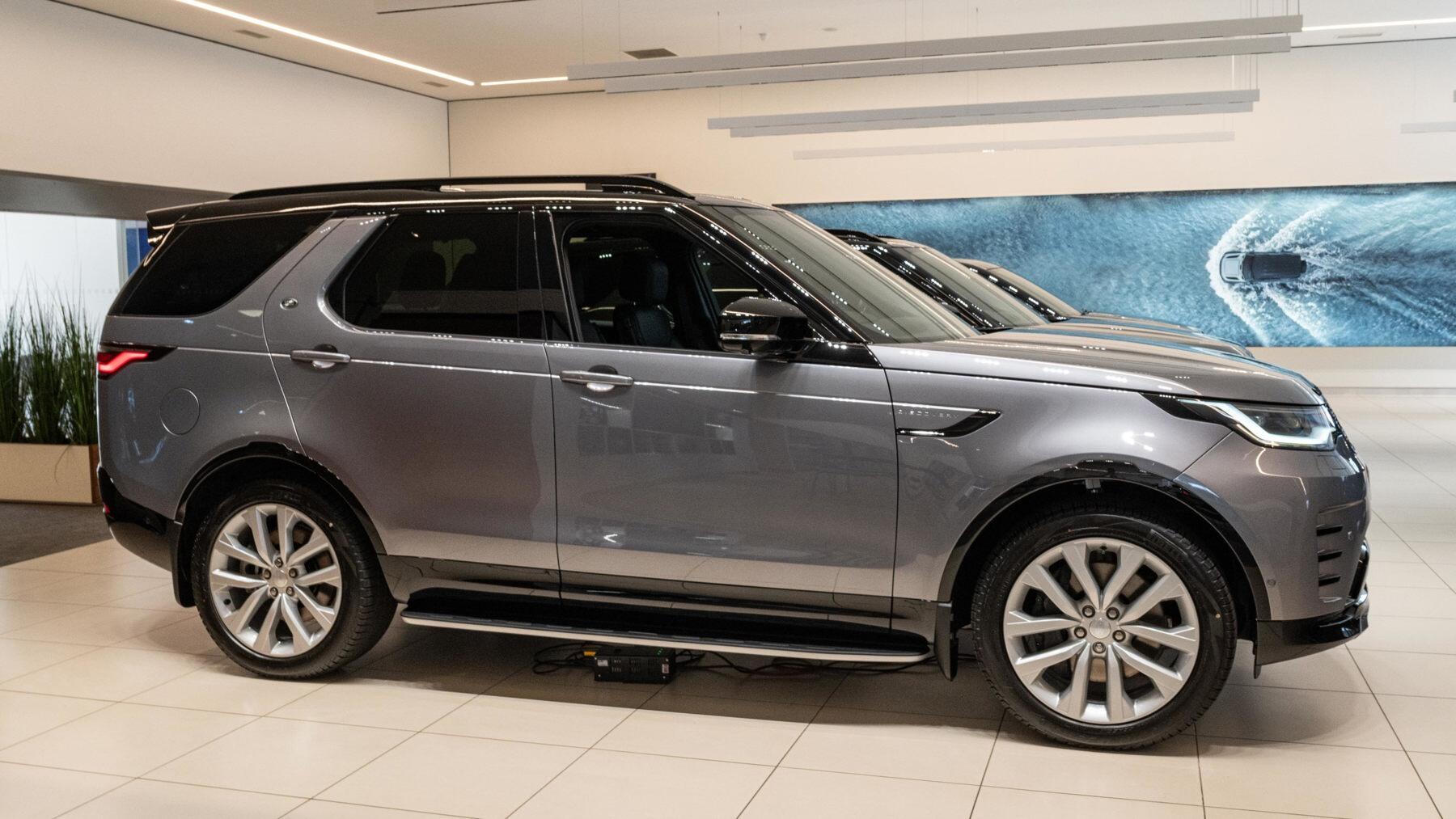 Land Rover Discovery view 5