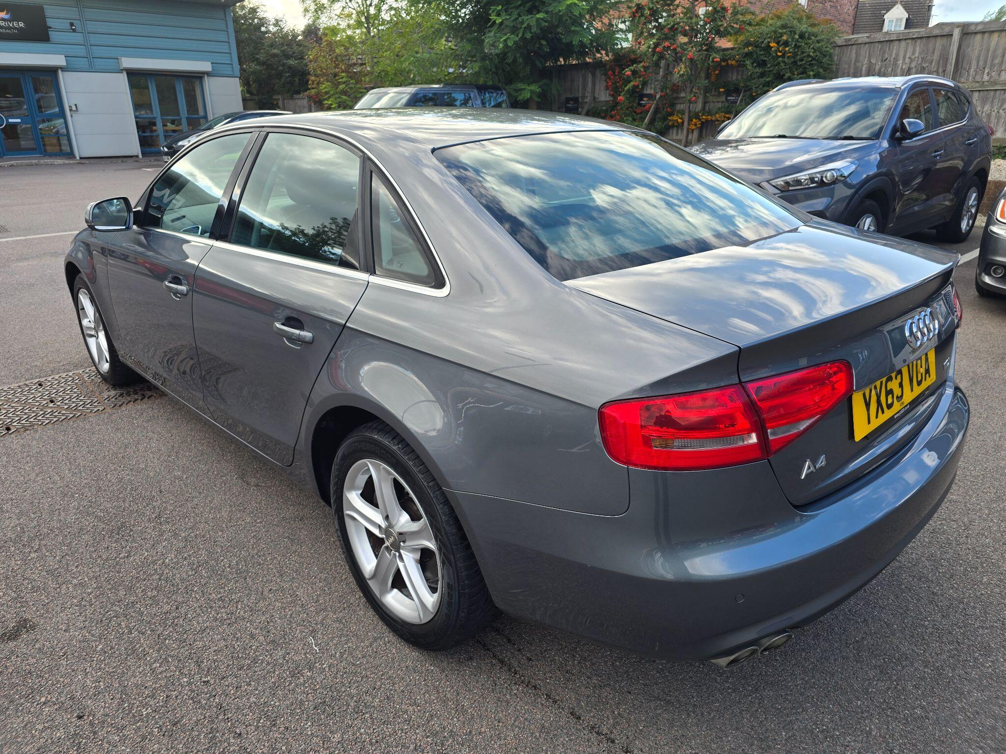 Audi A4 view 9